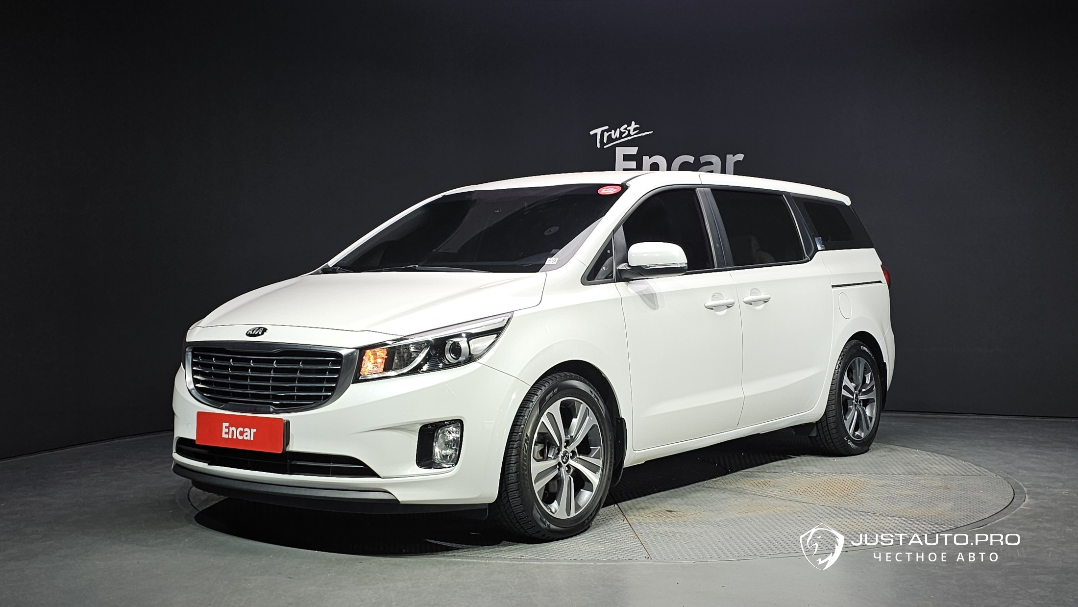 Автомобиль Kia Canival