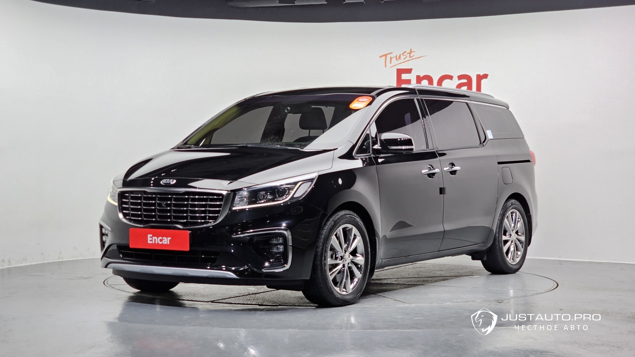 Автомобиль Kia Canival