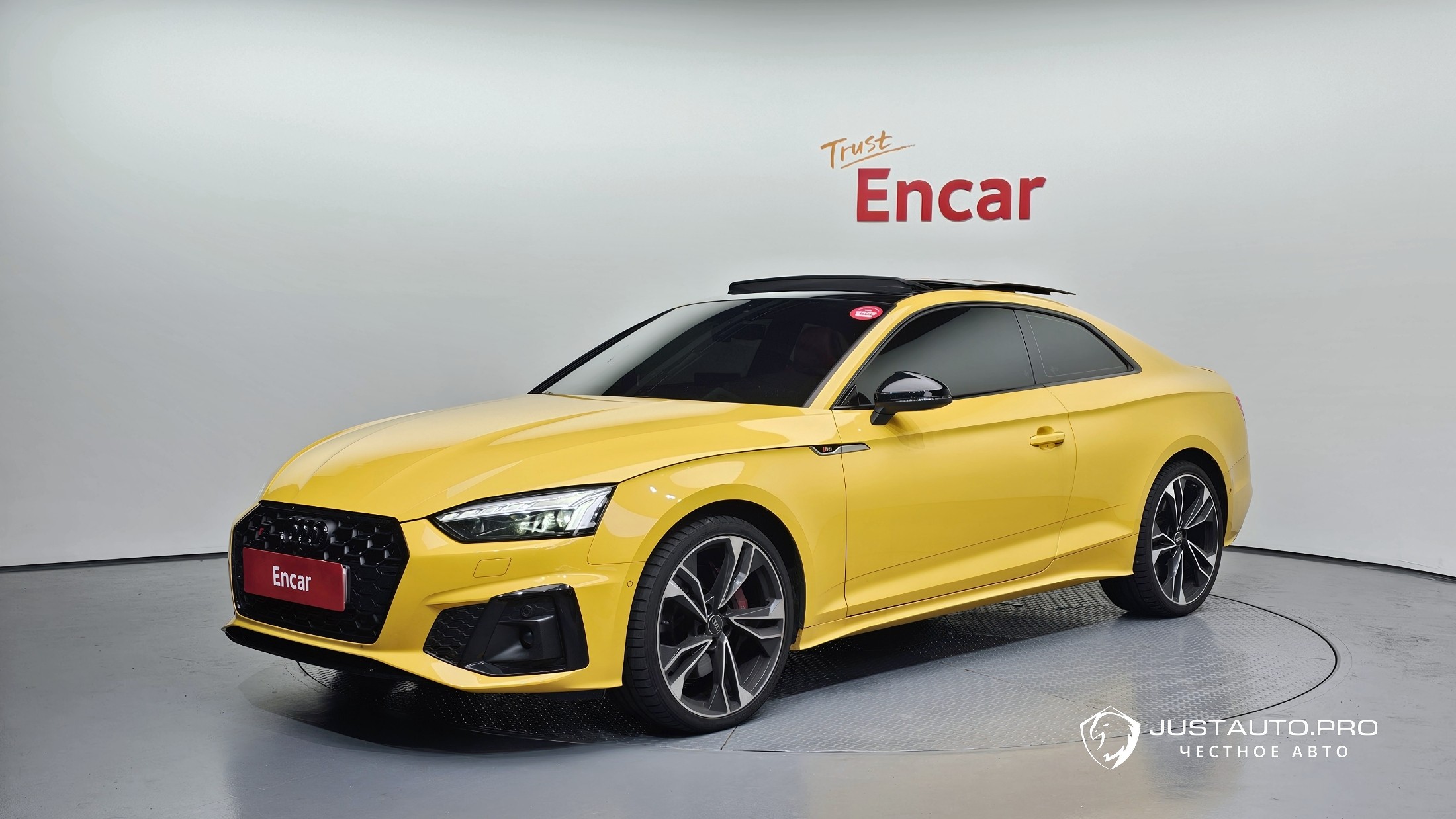 Автомобиль Audi S5