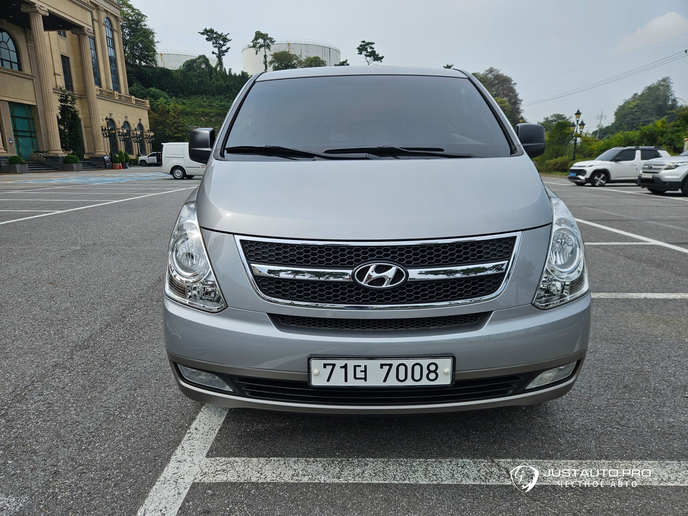 Автомобиль Hyundai Starex