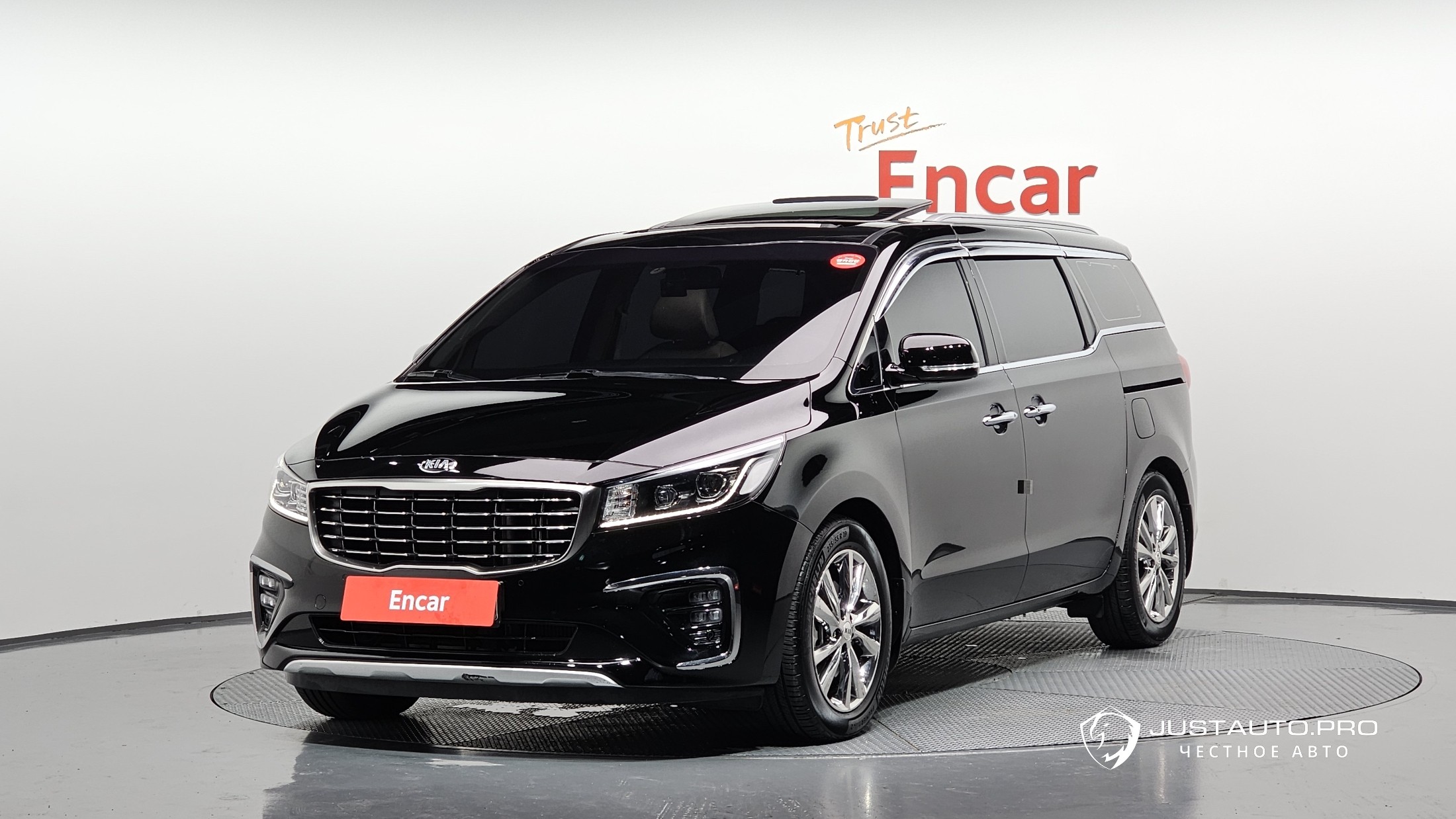 Автомобиль Kia Canival