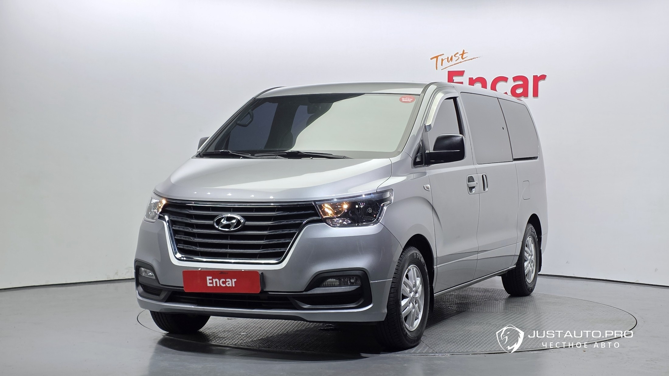 Автомобиль Hyundai Starex