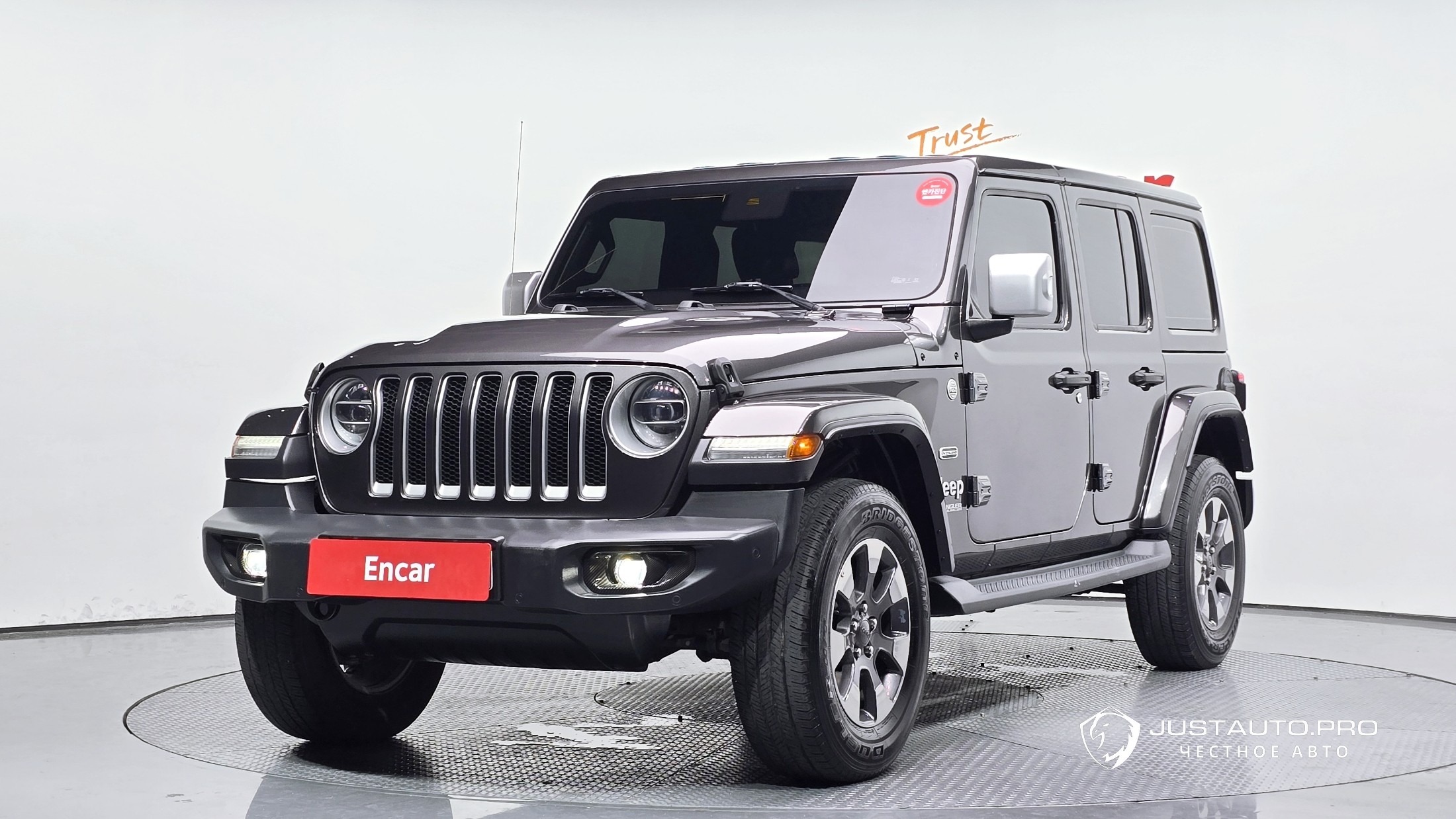 Автомобиль Jeep Wrangler