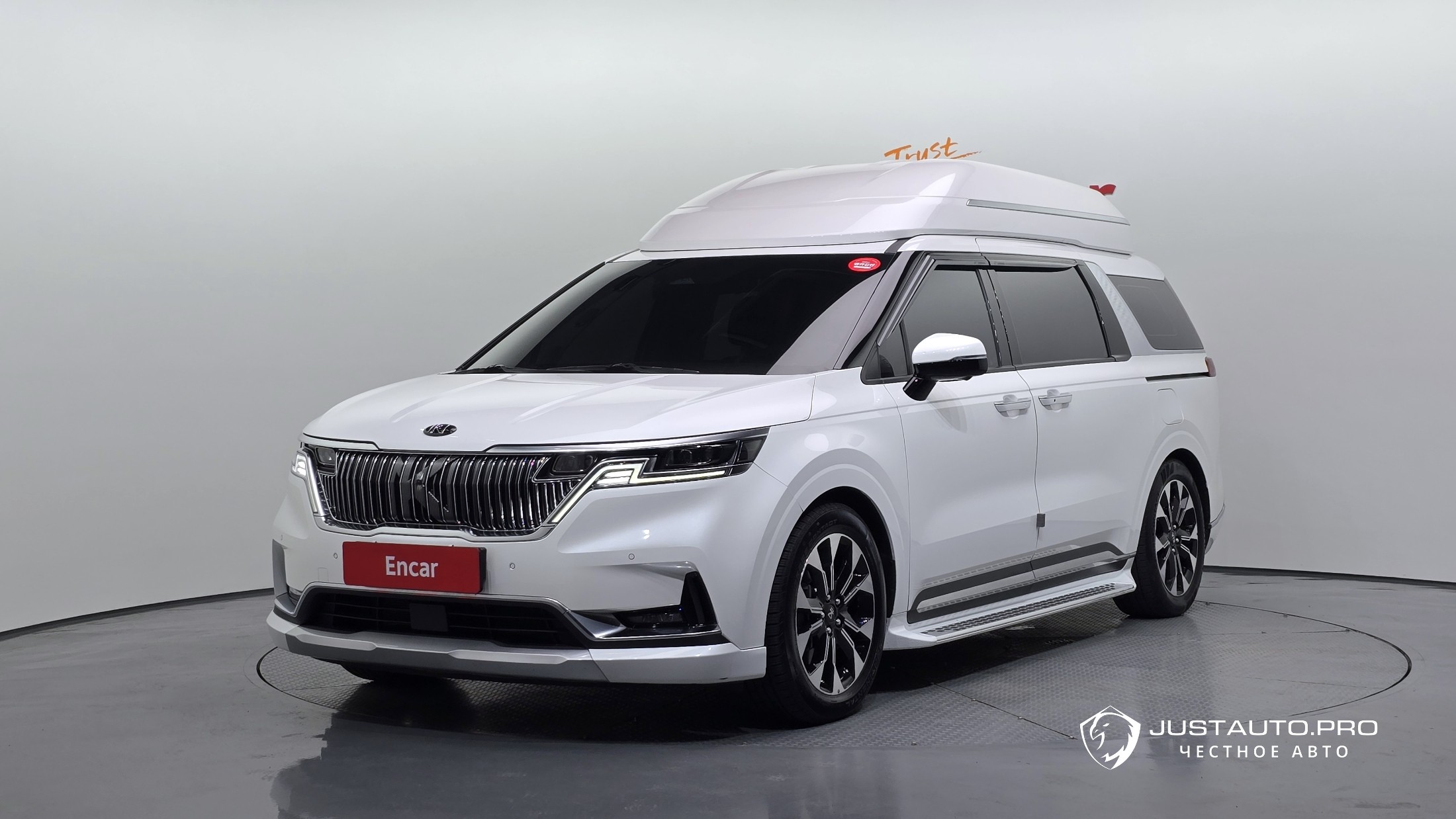 Автомобиль Kia Canival