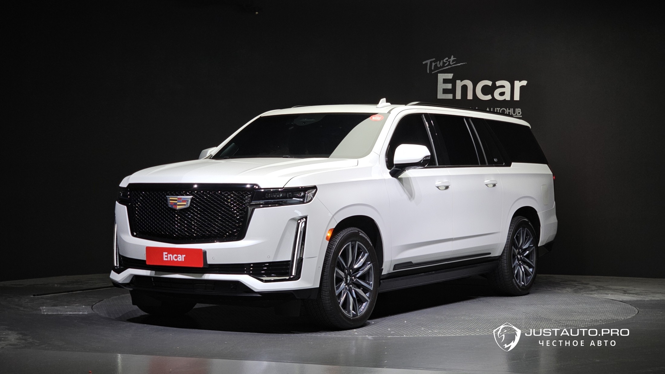 Автомобиль Cadillac Escalade