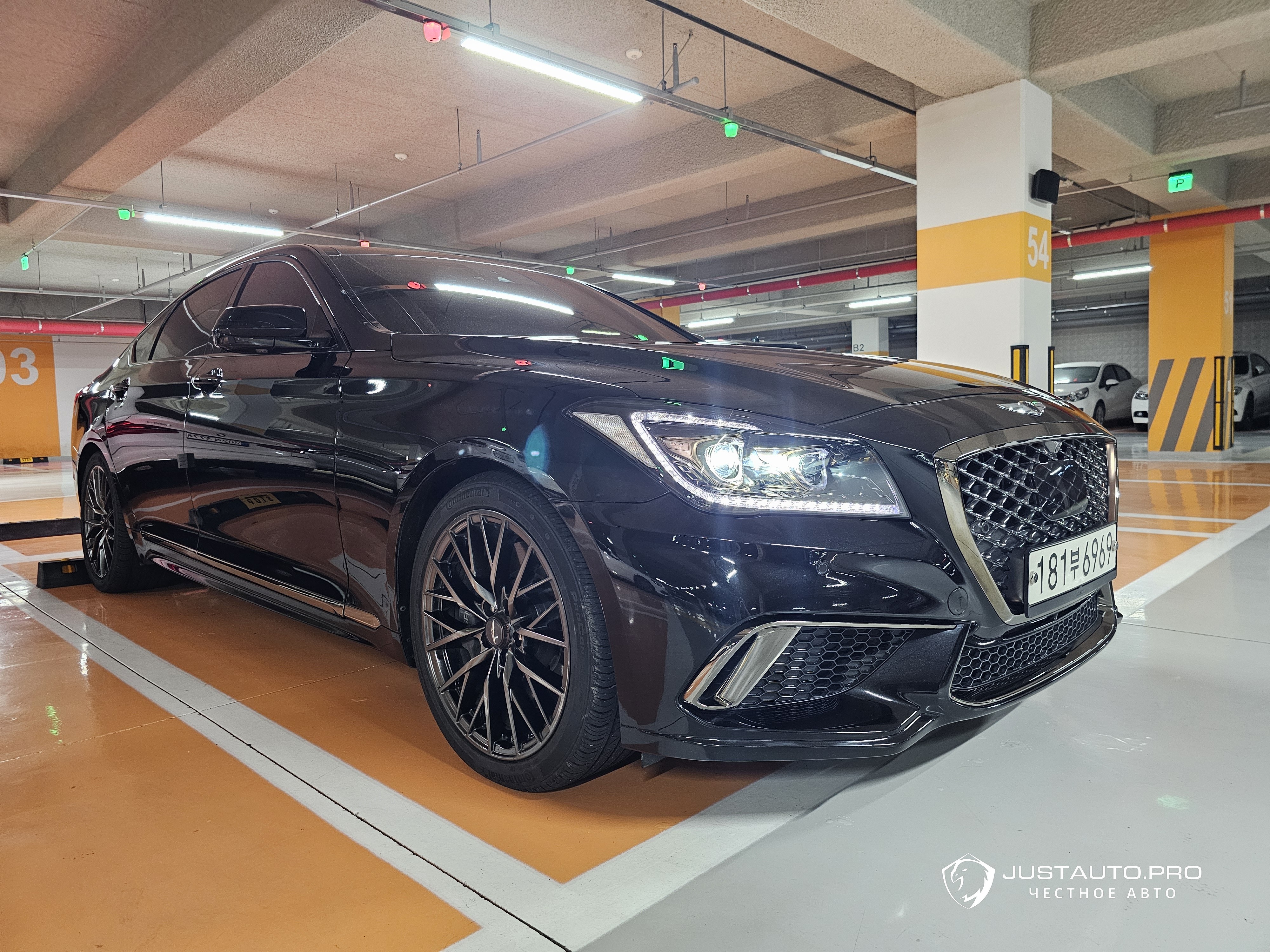 Автомобиль Genesis G80