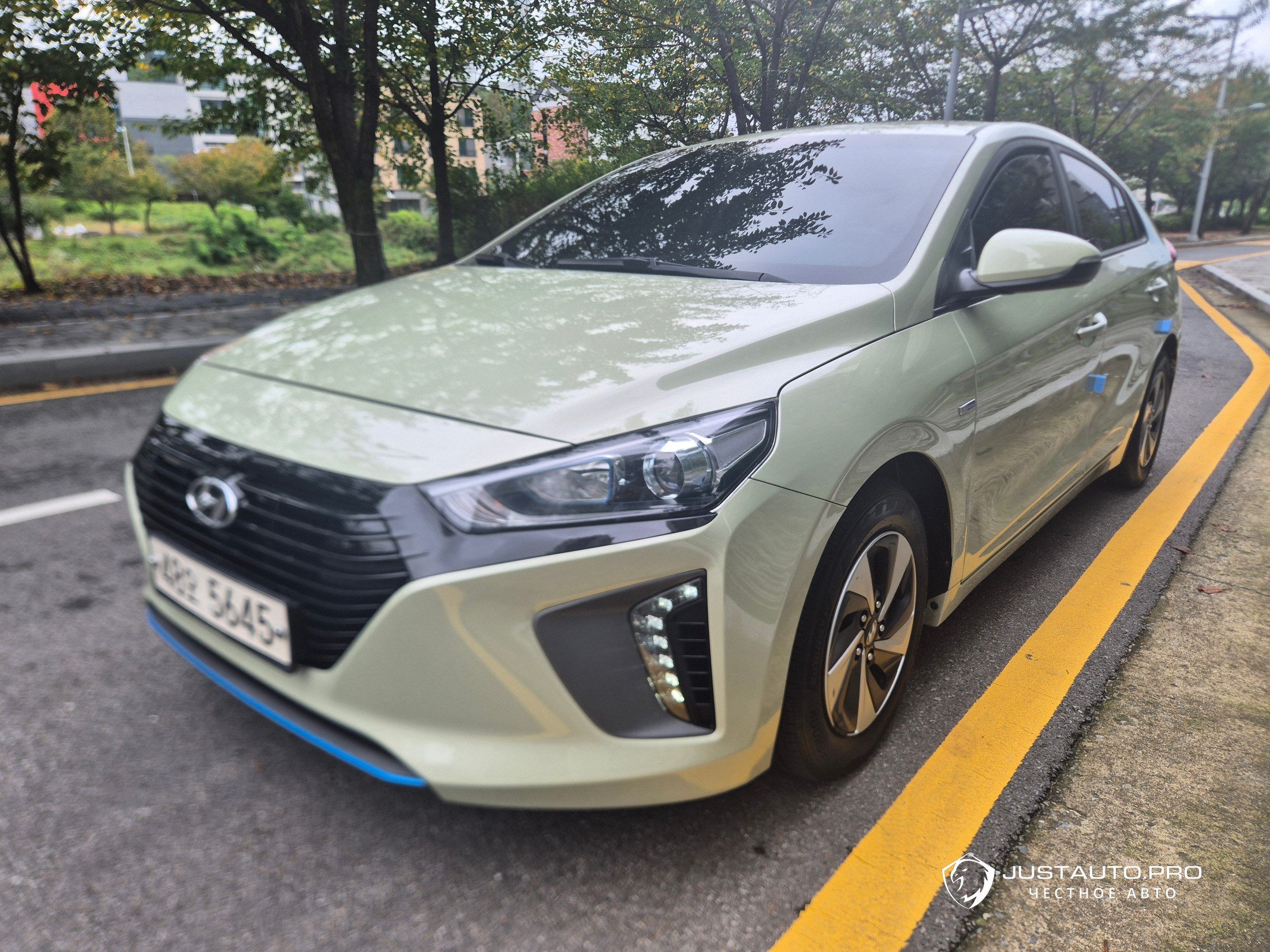 Автомобиль Hyundai Ioniq