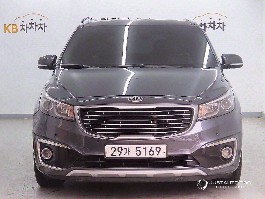 Автомобиль Kia Canival