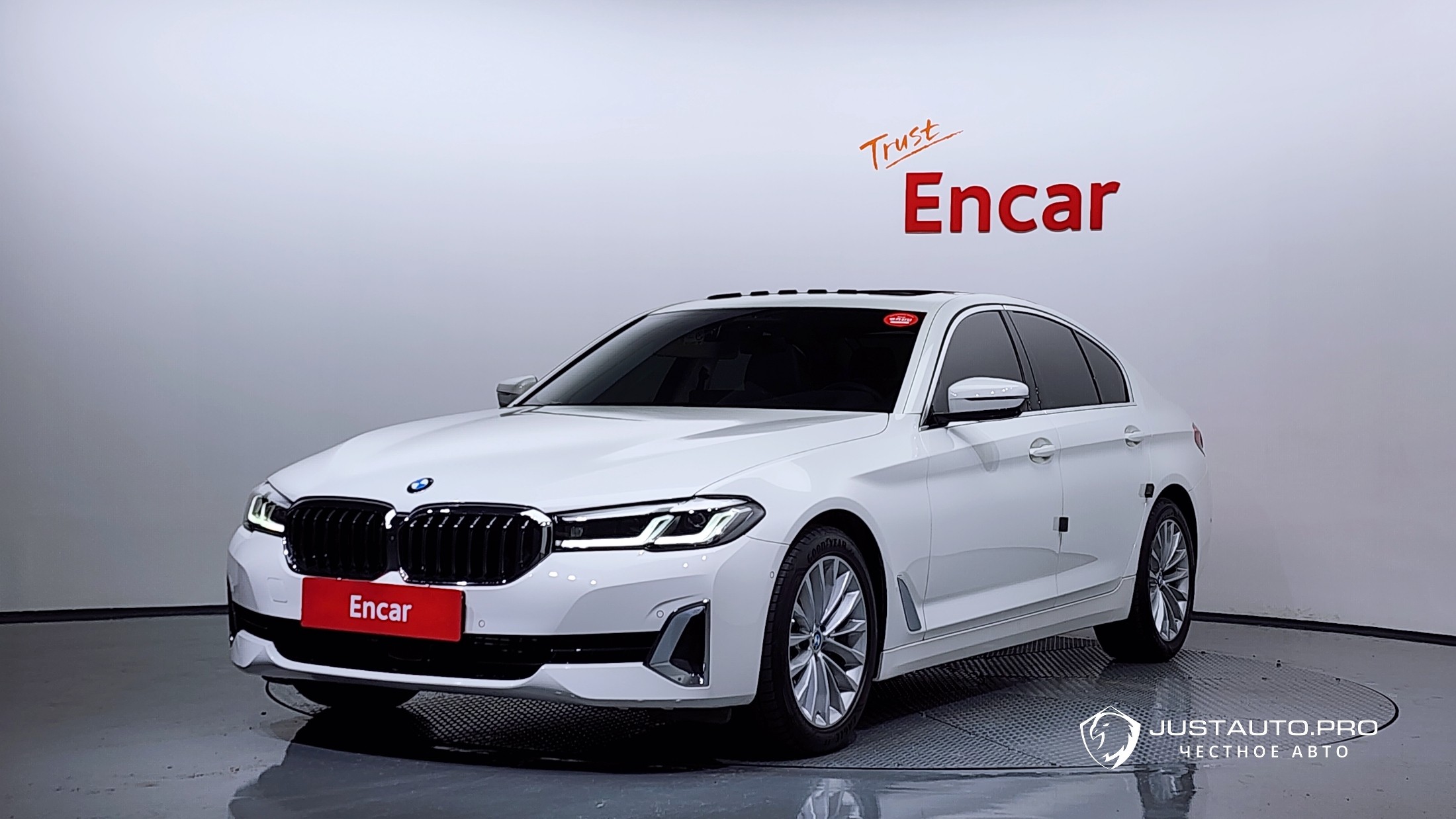 Автомобиль BMW 5-Series