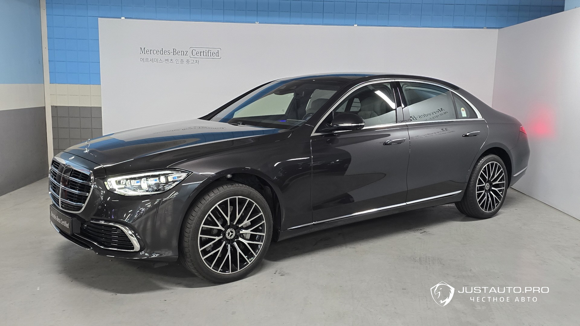 Автомобиль Mercedes-Benz S-Class