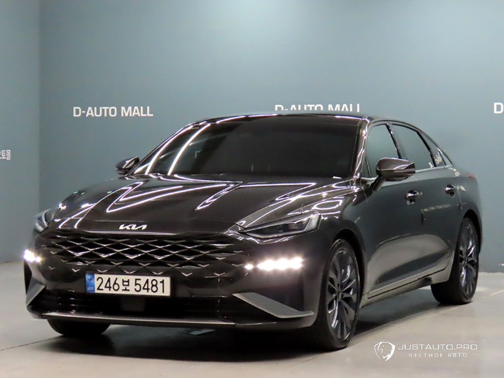 Автомобиль Kia K8