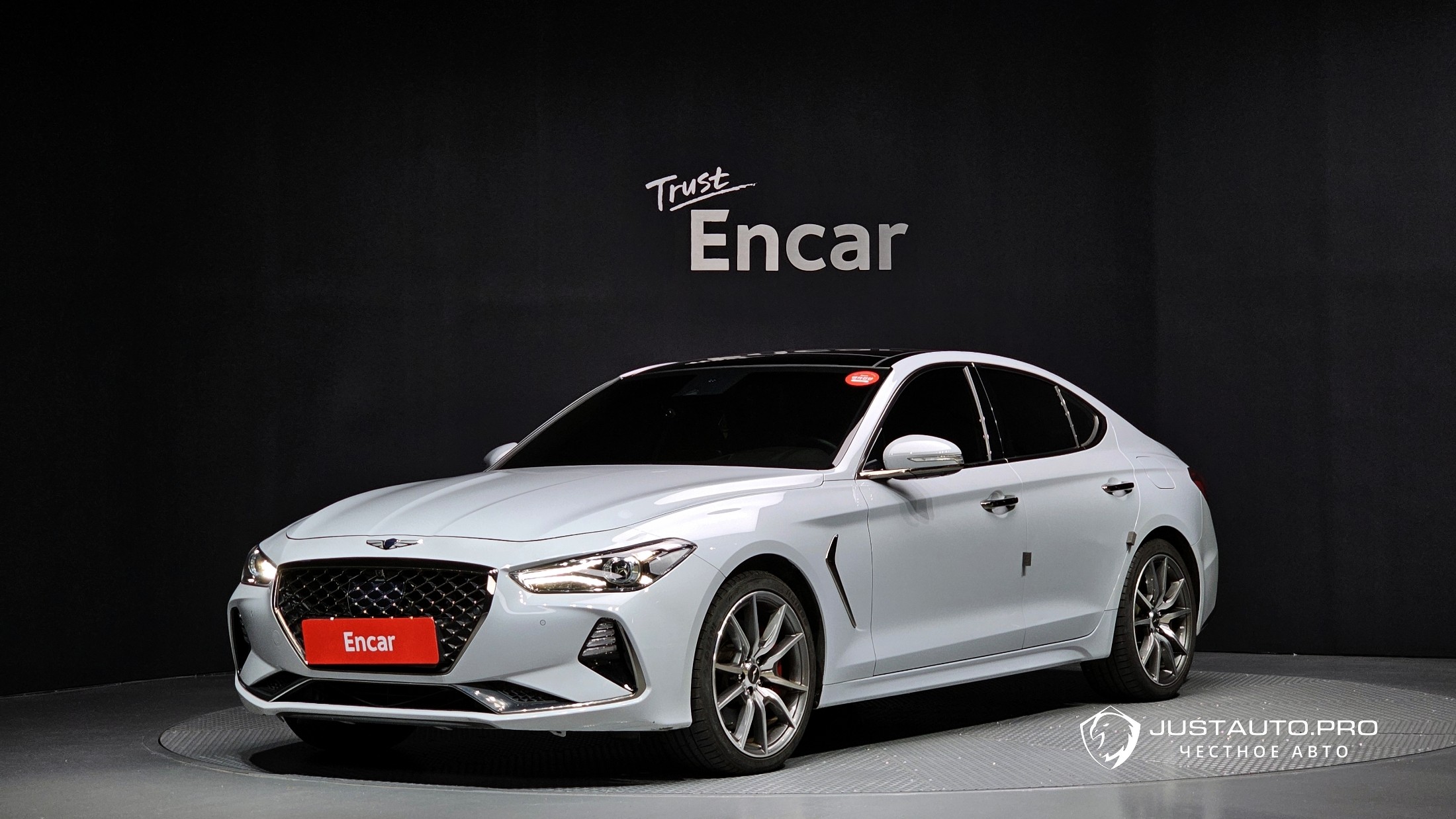 Автомобиль Genesis G70