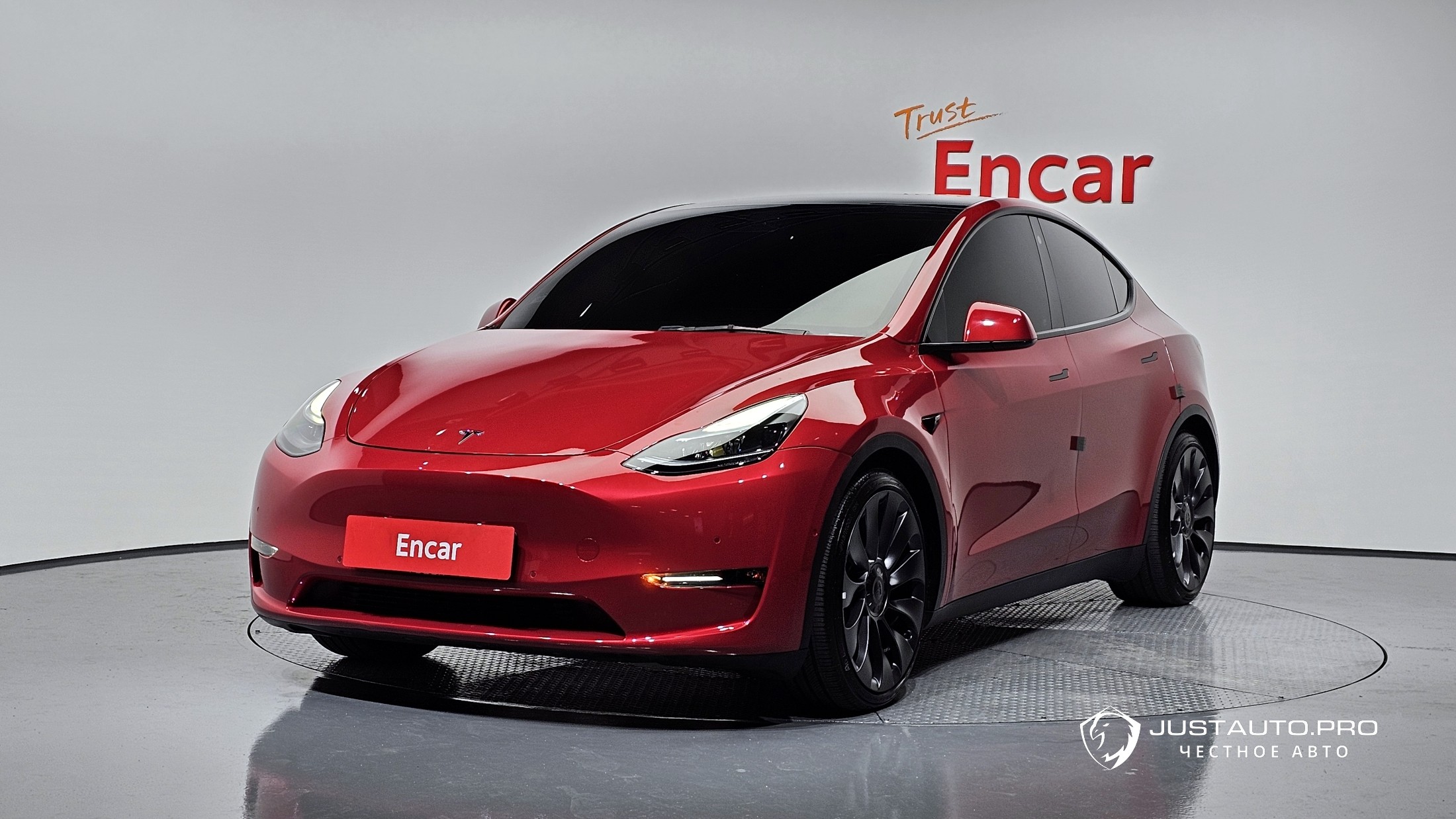 Автомобиль Tesla Model Y