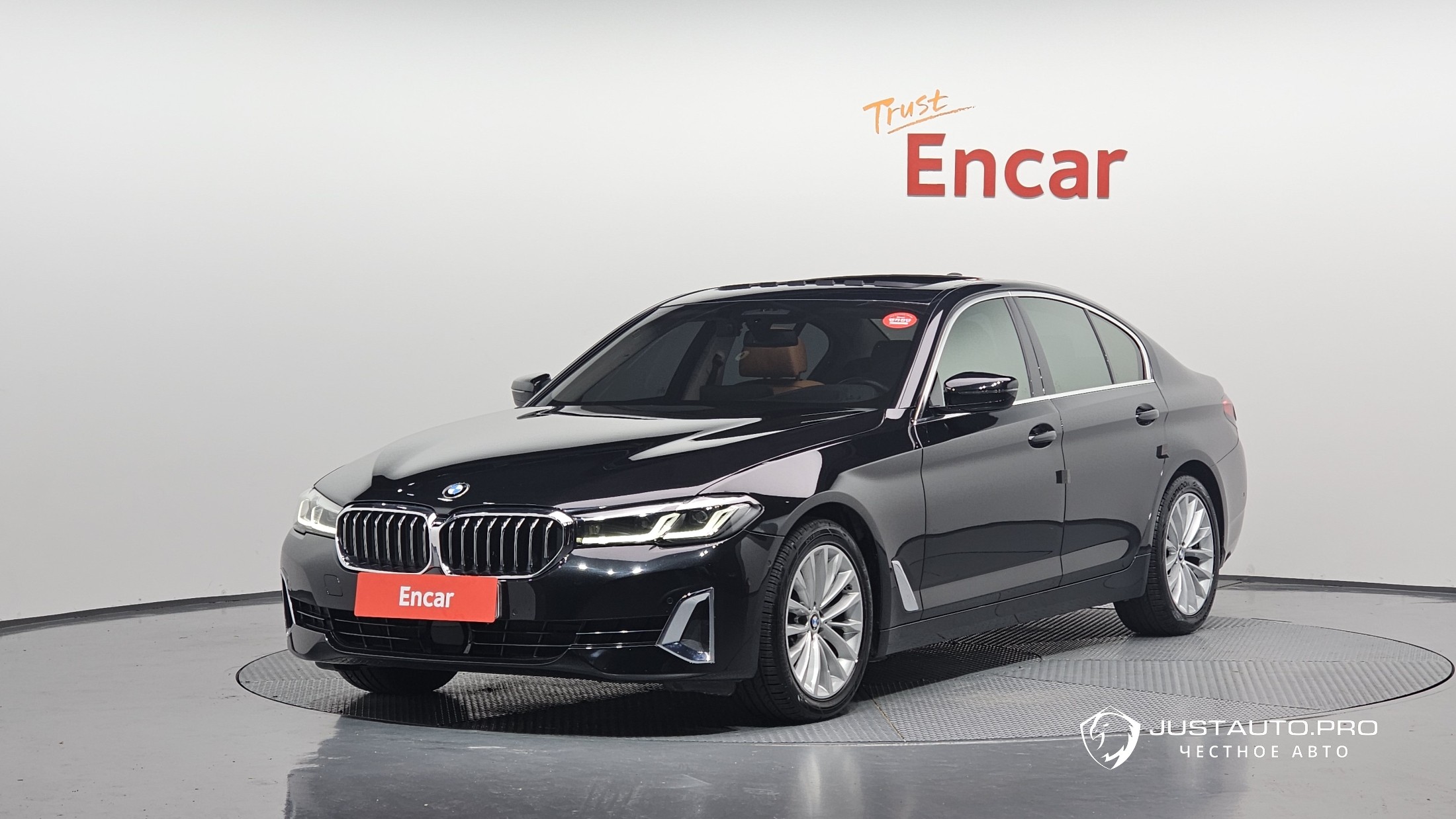 Автомобиль BMW 5-Series