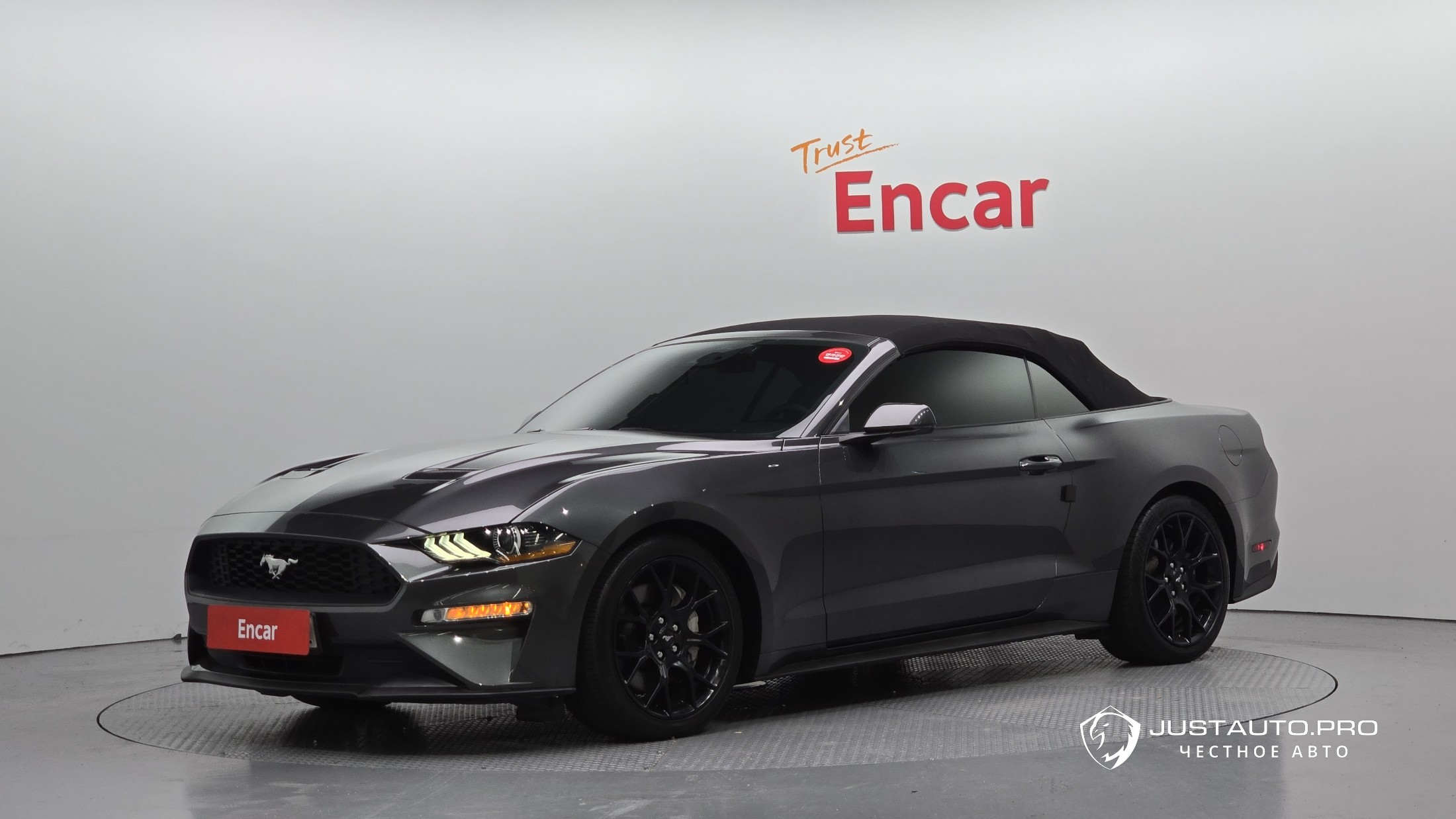 Автомобиль Ford Mustang