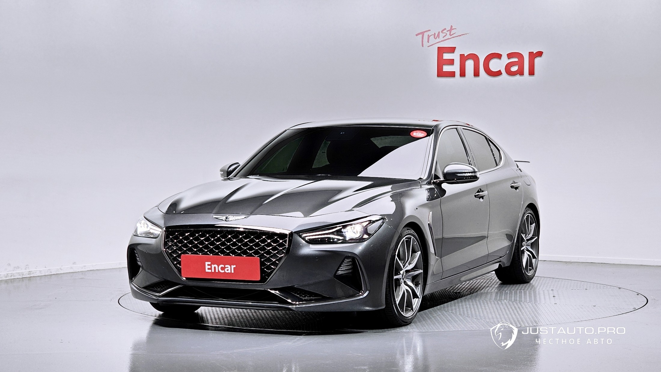 Автомобиль Genesis G70