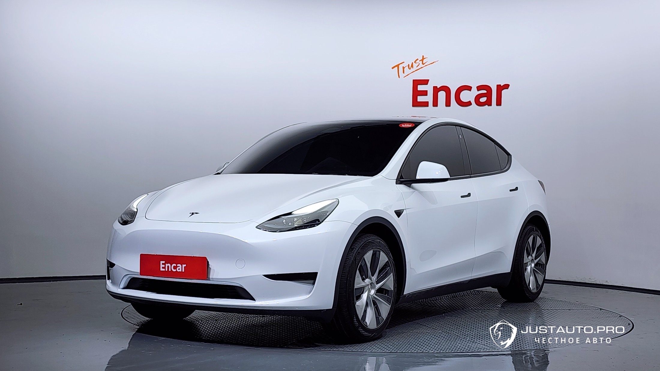 Автомобиль Tesla Model Y