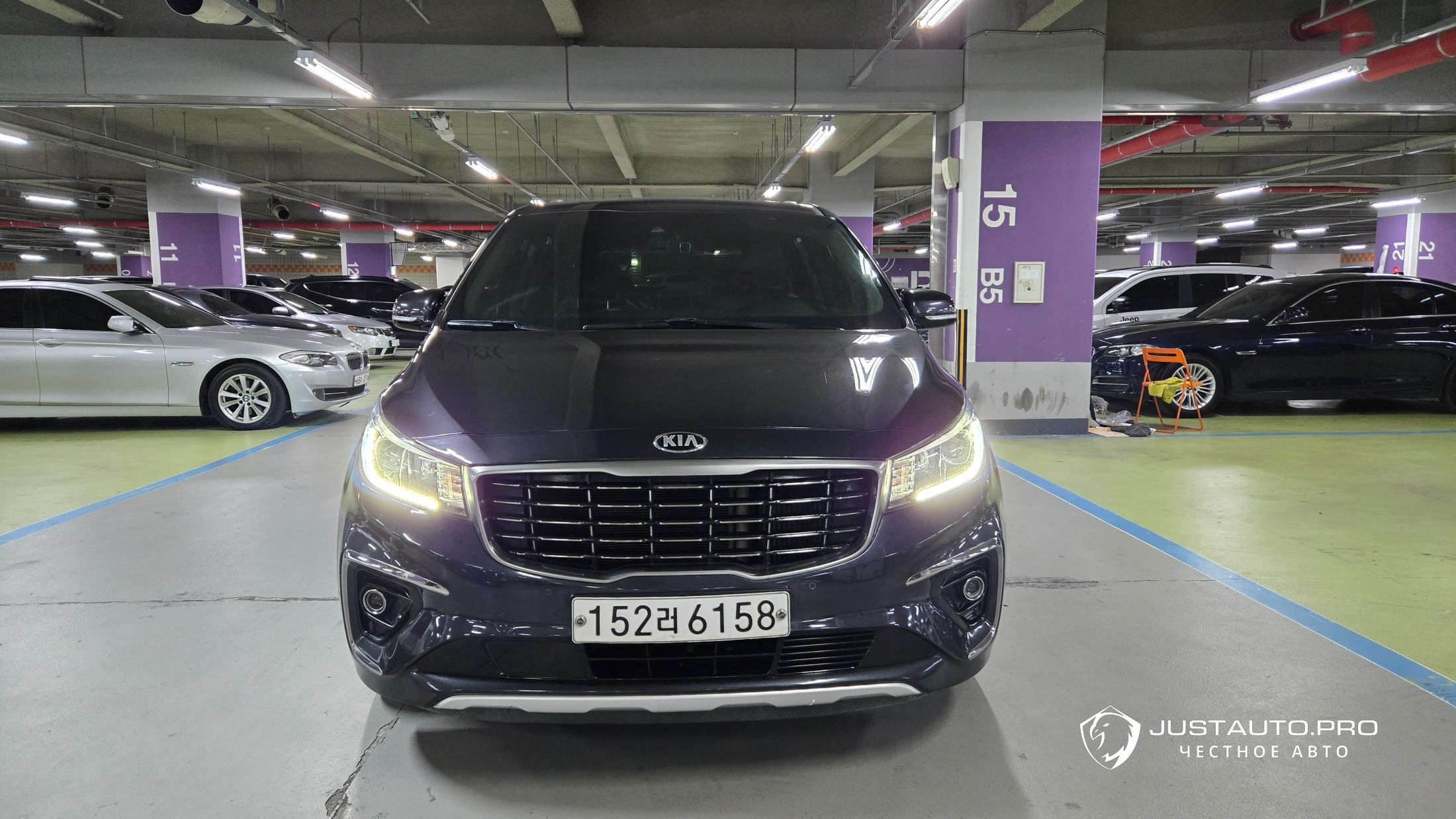 Автомобиль Kia Canival