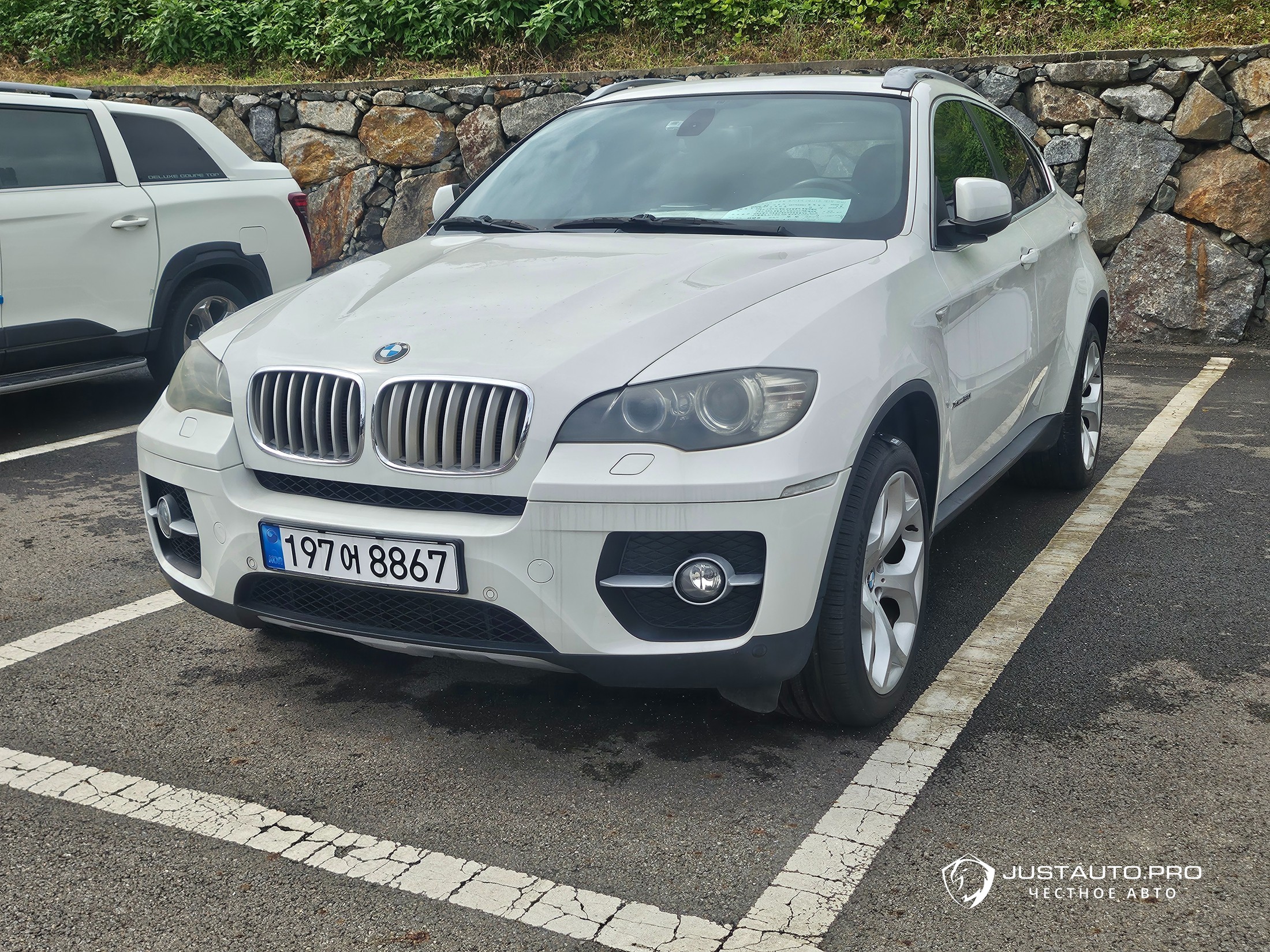 Автомобиль BMW X6