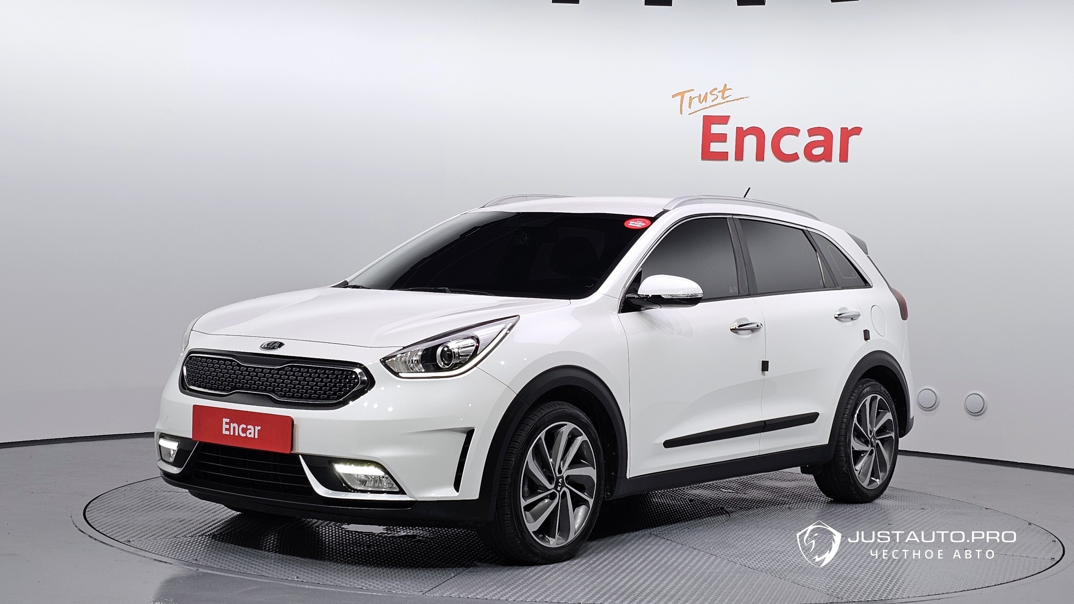 Автомобиль Kia Niro