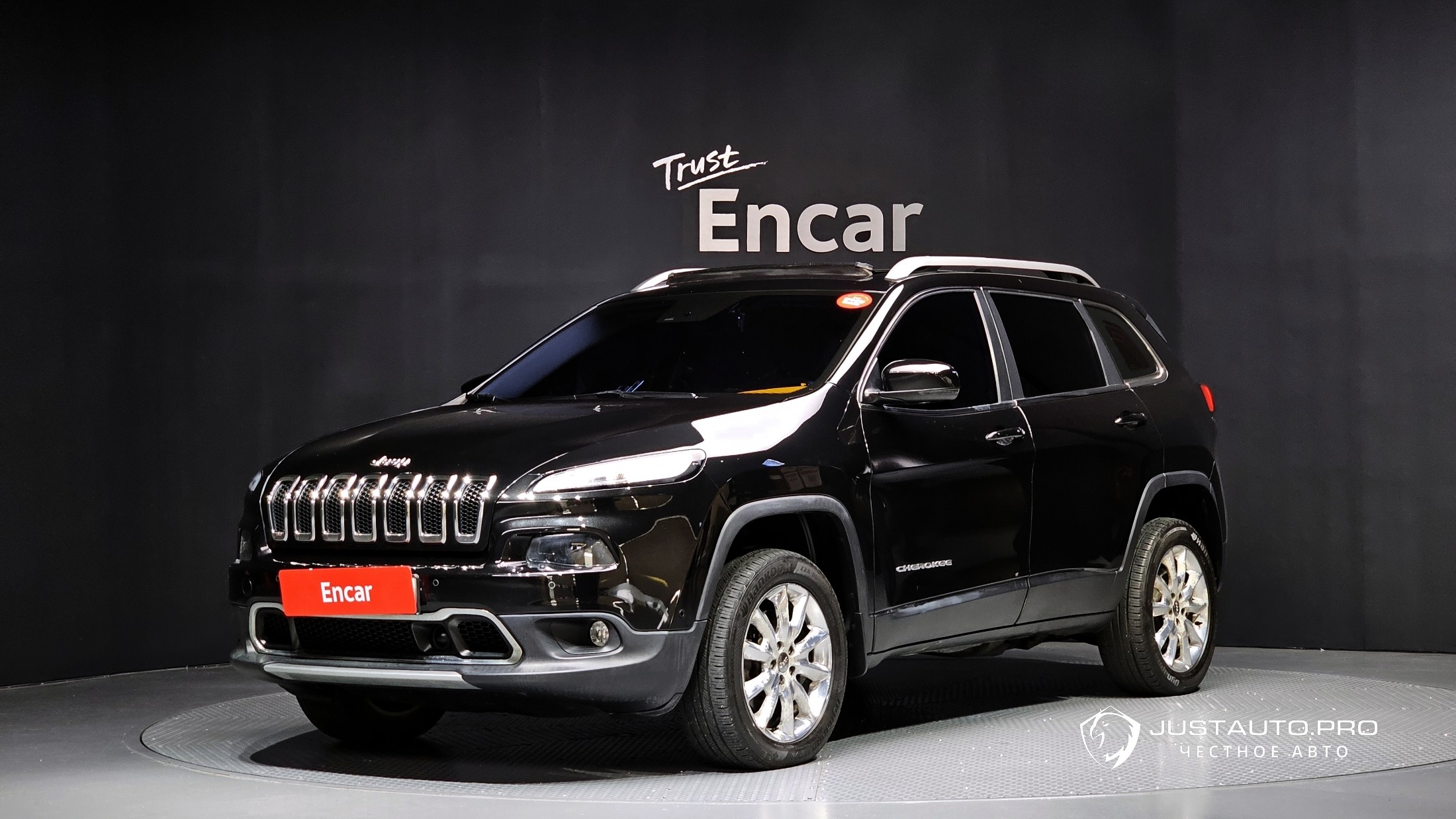 Автомобиль Jeep Cherokee