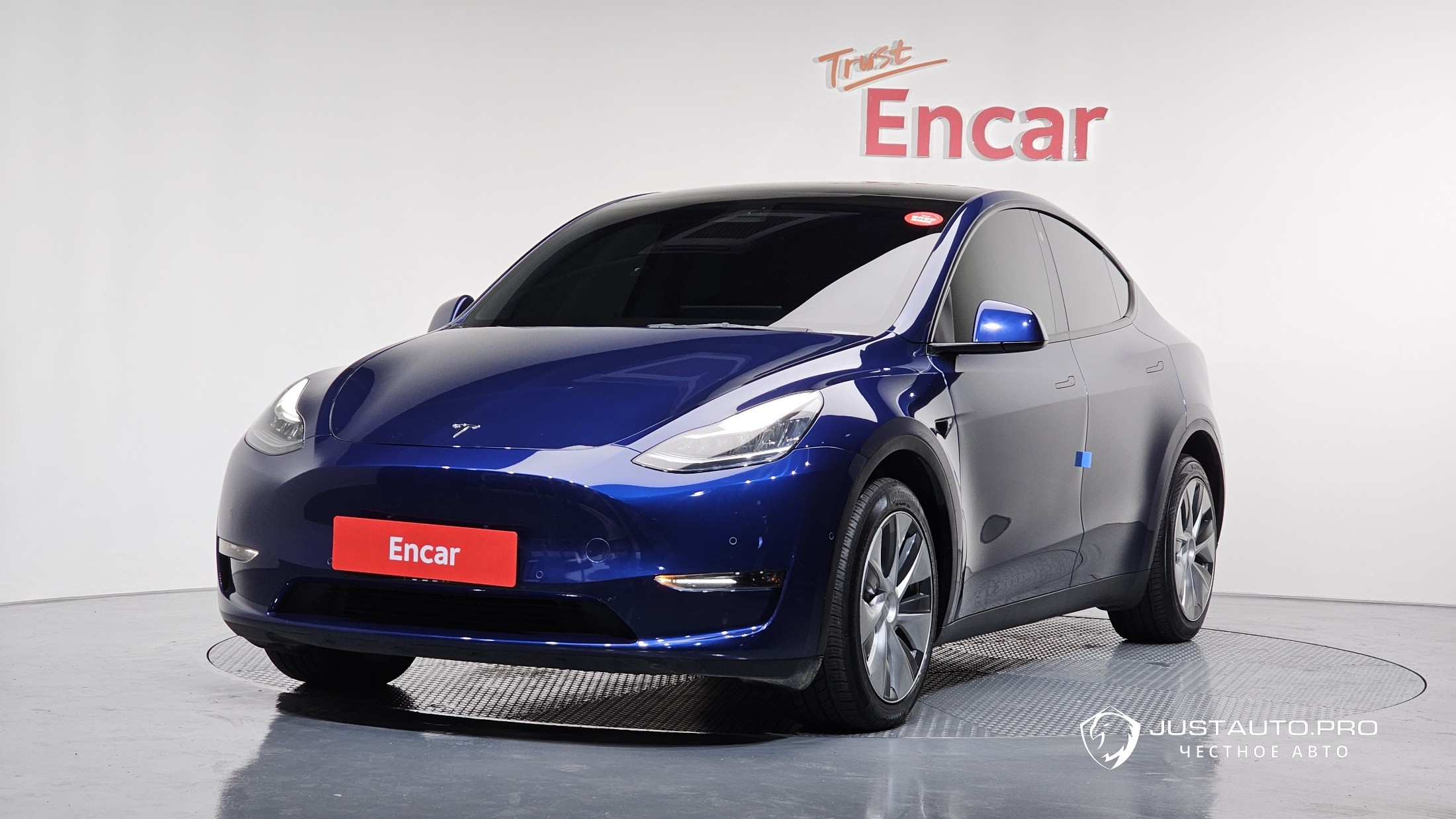 Автомобиль Tesla Model Y