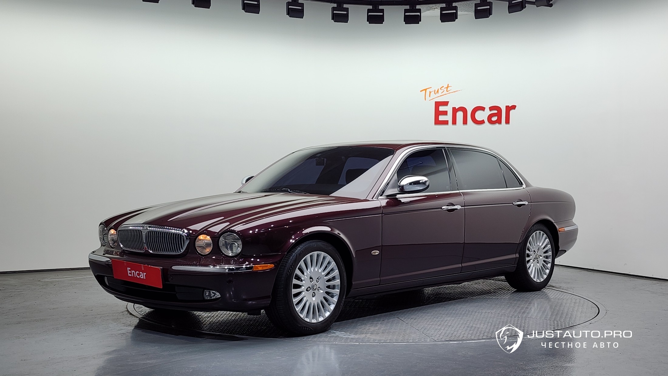 Автомобиль Jaguar Daimler