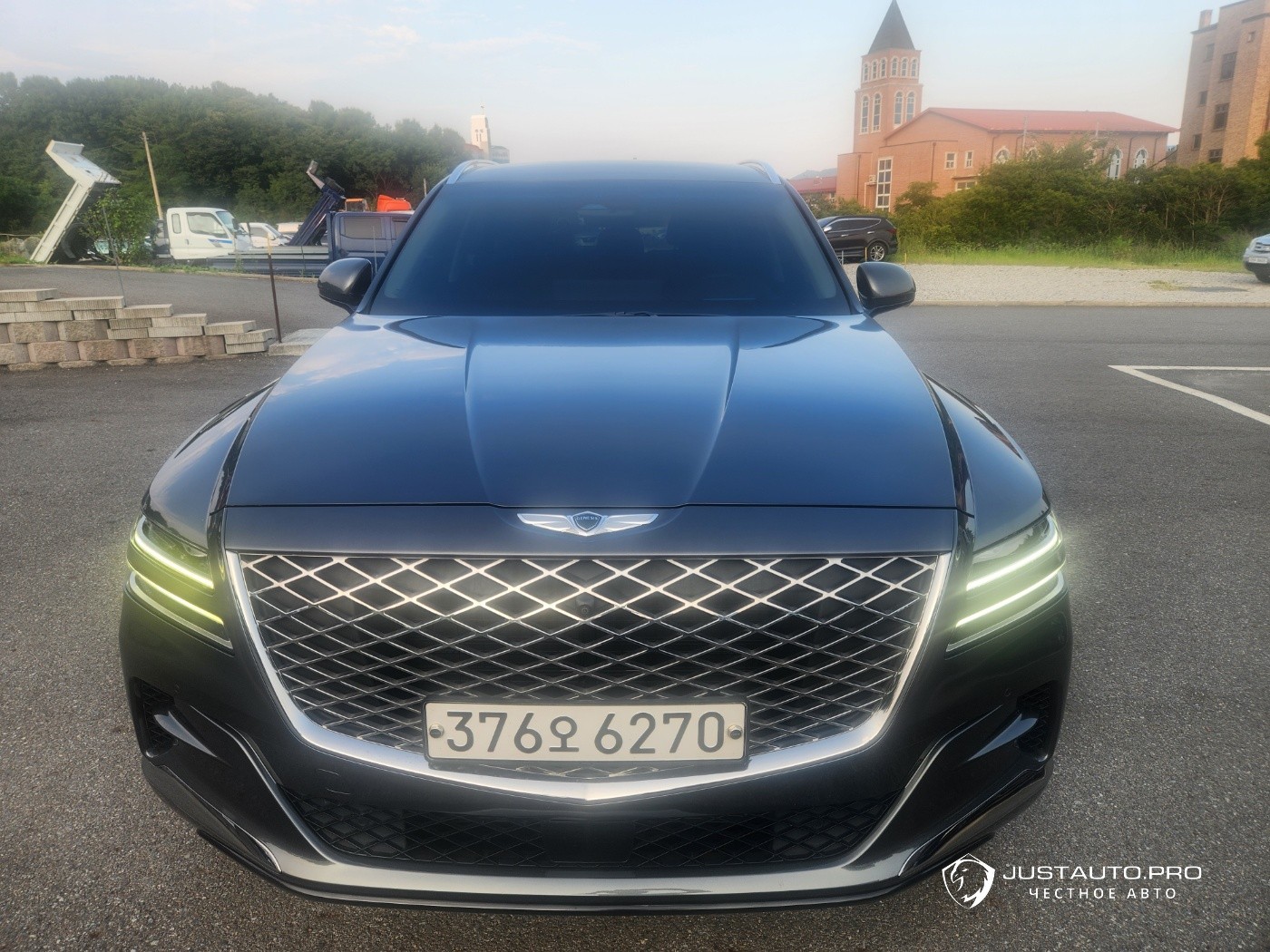 Автомобиль Genesis GV80