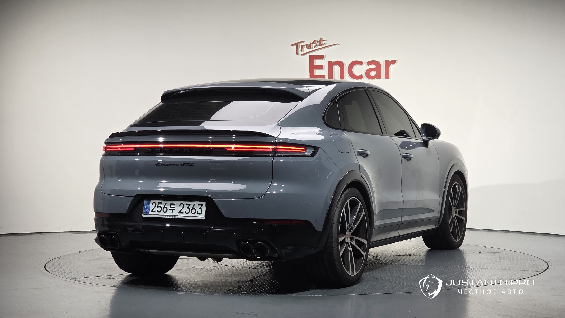 Автомобиль Porsche Cayenne