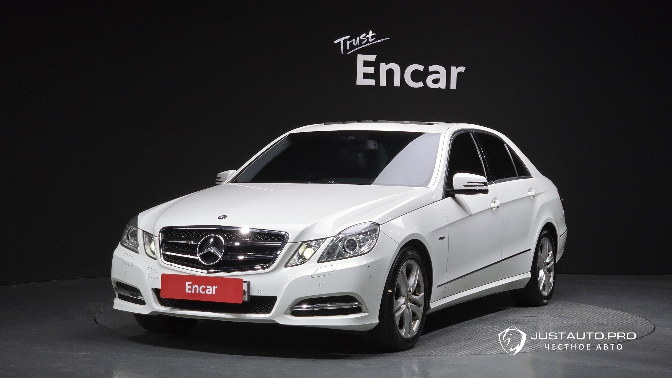 Автомобиль Mercedes-Benz E-Class