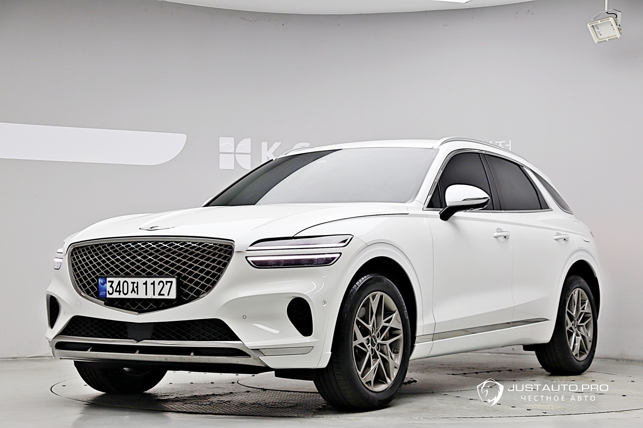 Автомобиль Genesis GV70