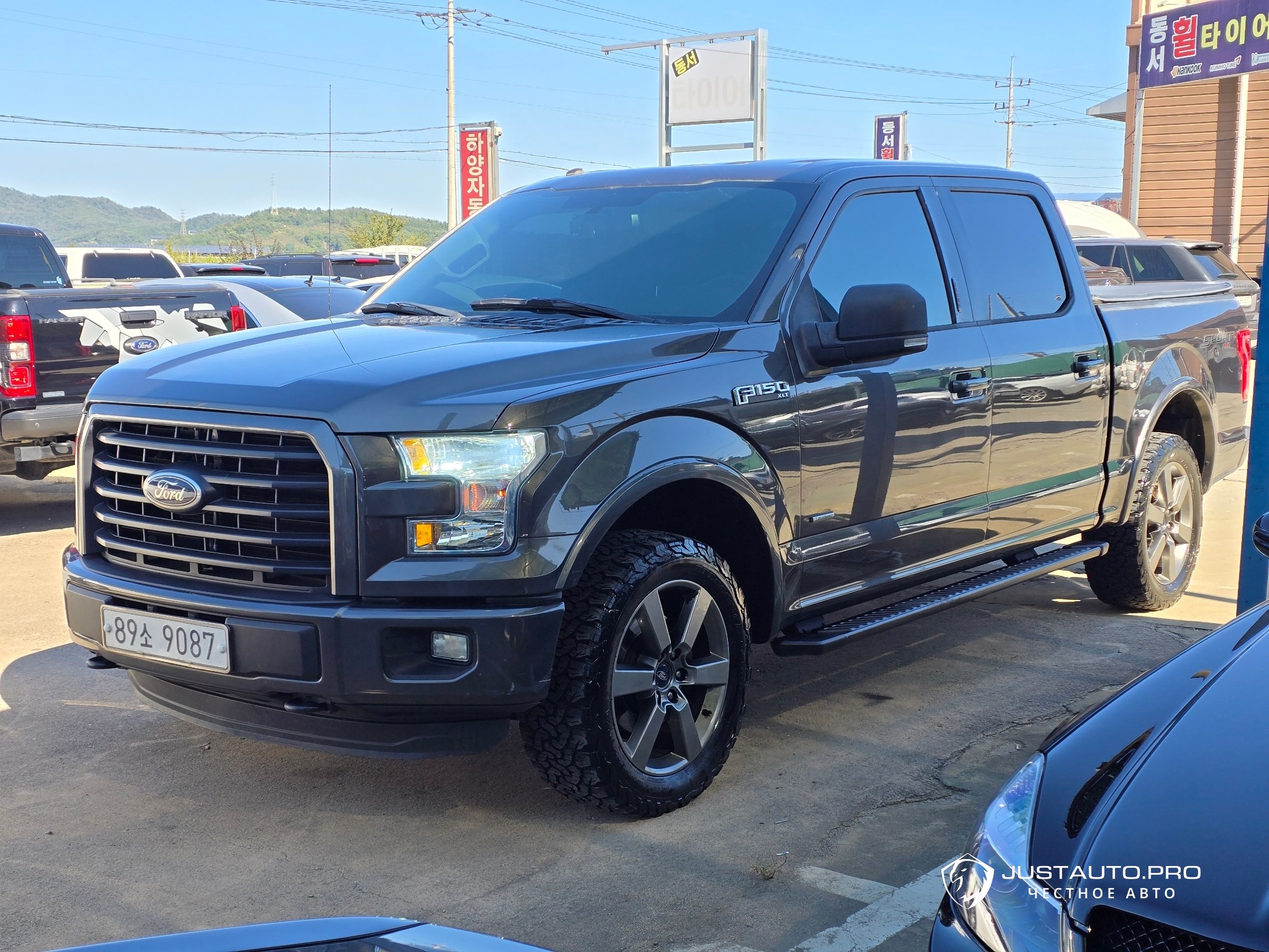 Автомобиль Ford F150