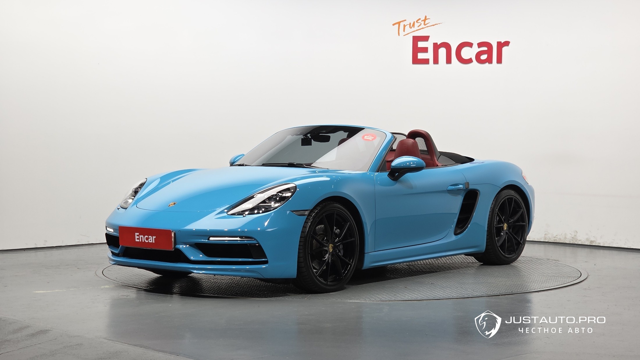 Автомобиль Porsche 718