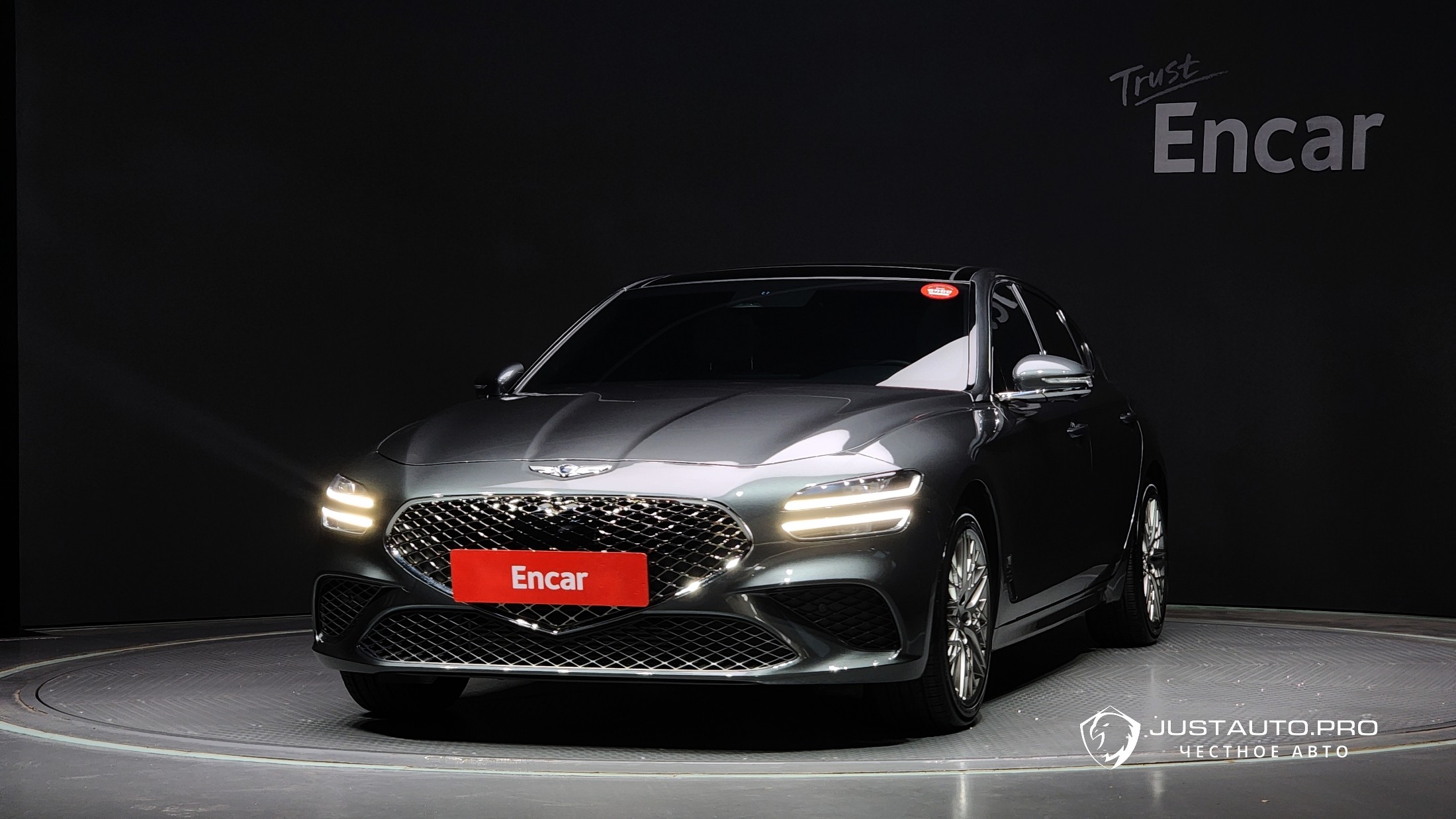 Автомобиль Genesis G70