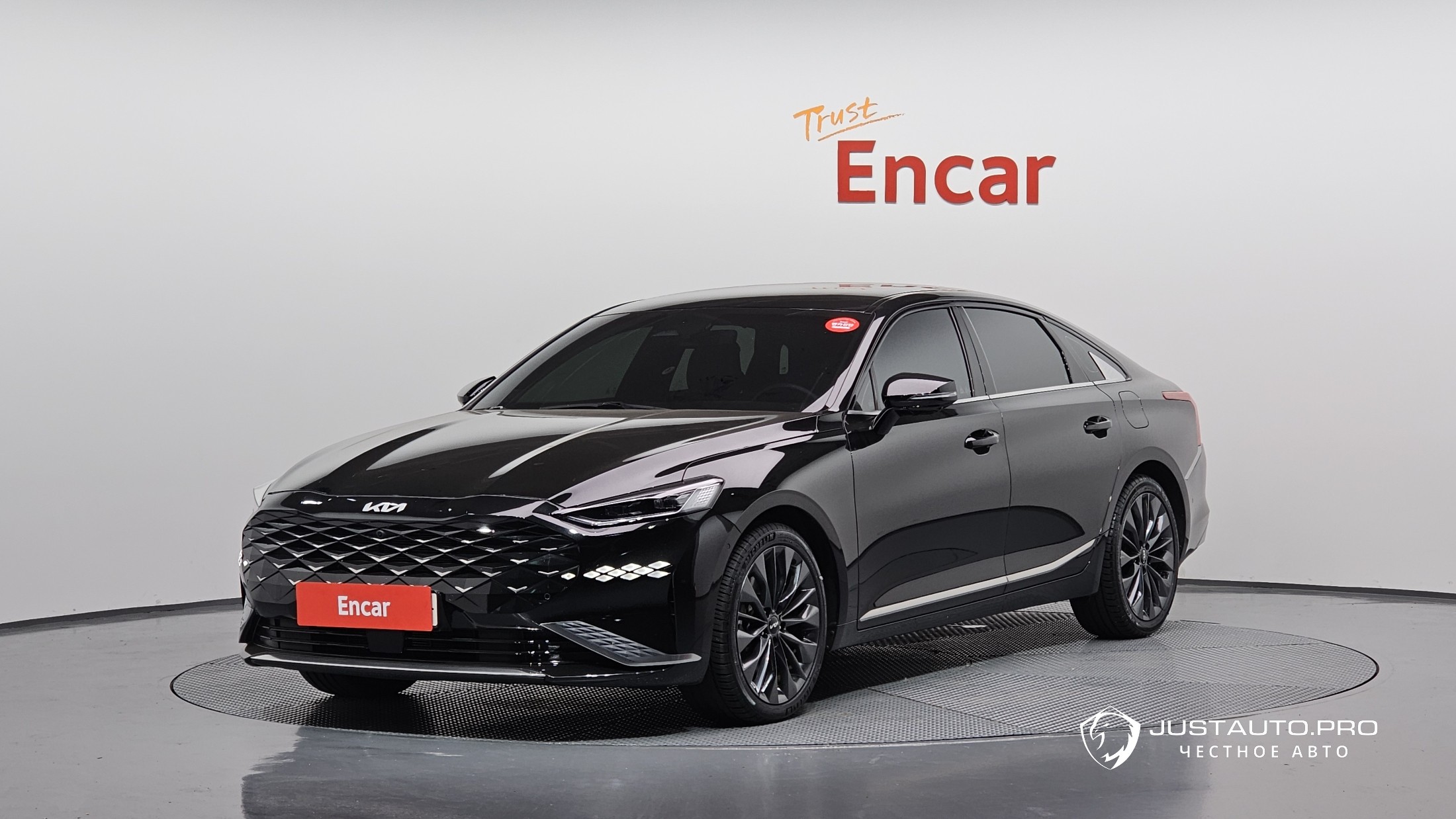 Автомобиль Kia K8