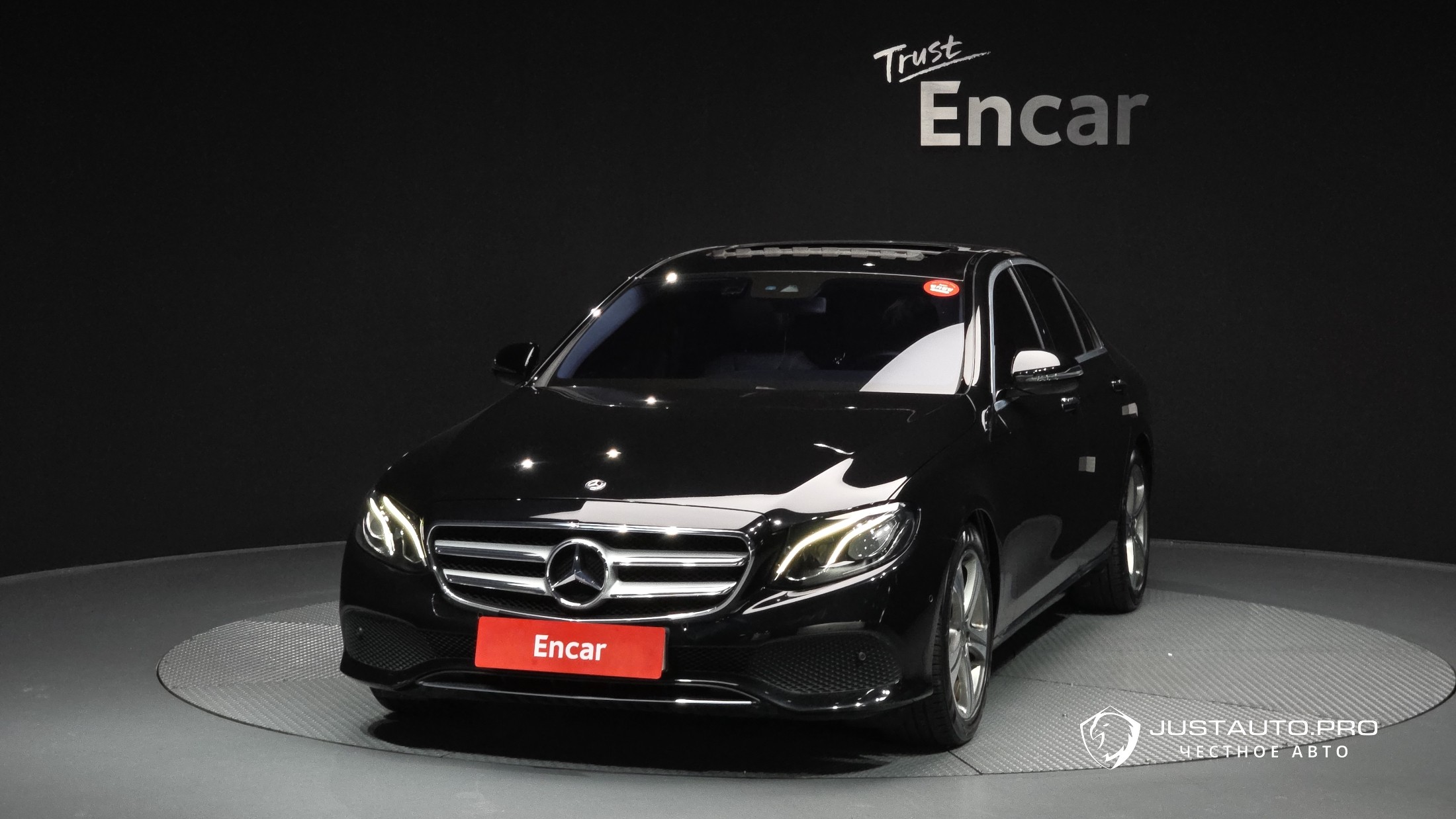 Автомобиль Mercedes-Benz E-Class