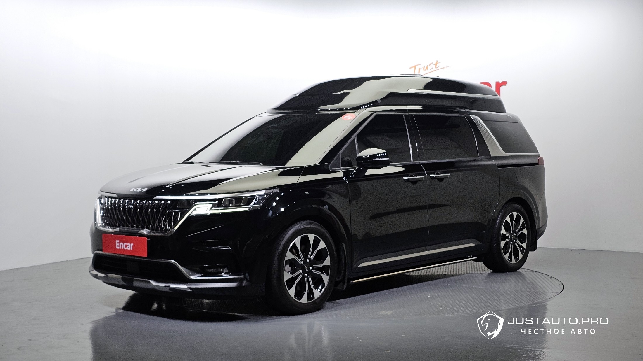 Автомобиль Kia Canival