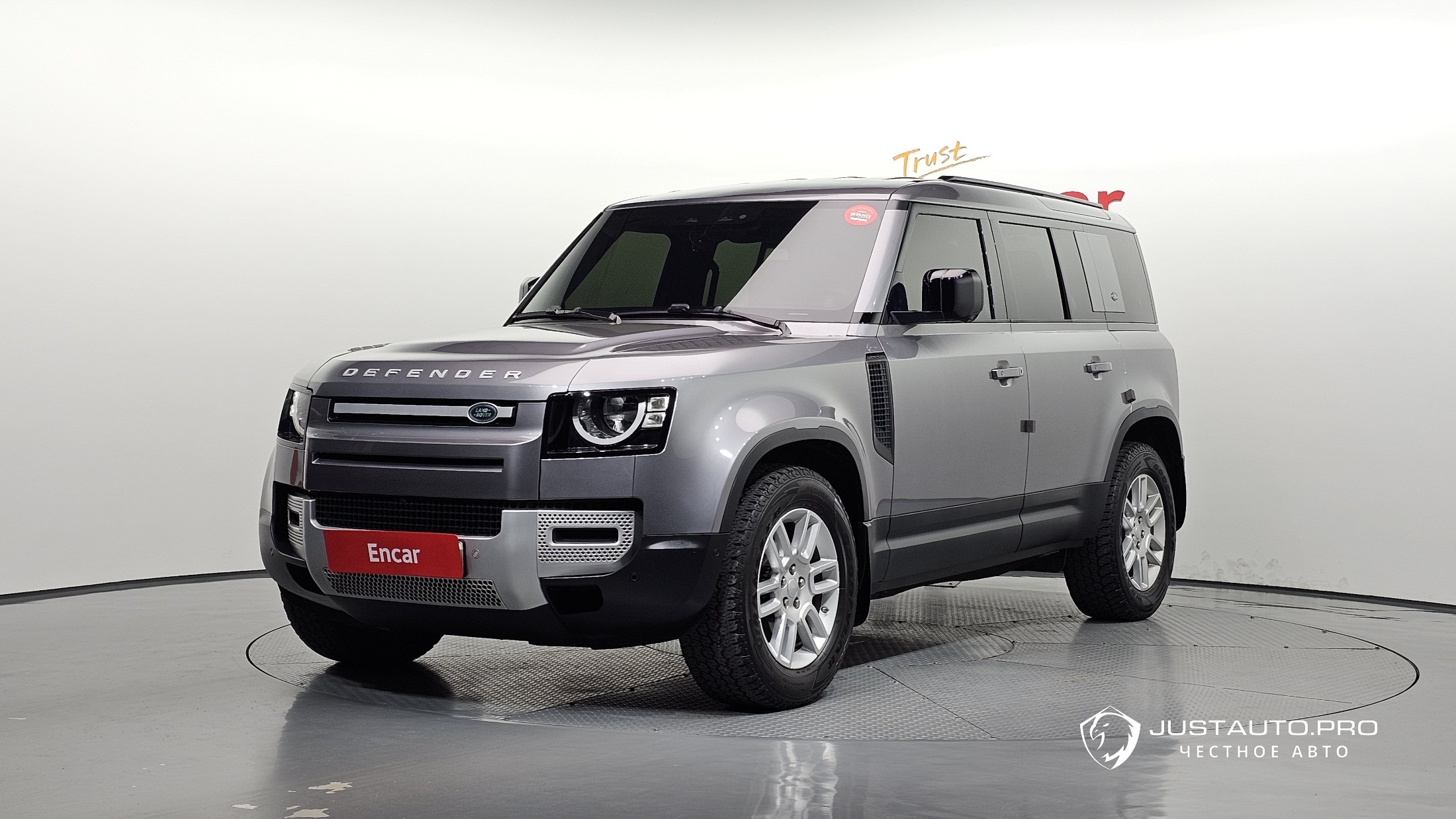 Автомобиль Land Rover Defender