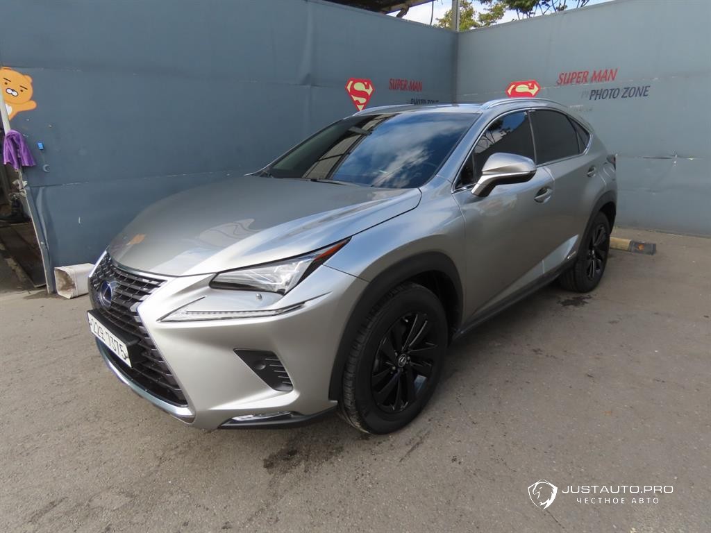 Автомобиль Lexus NX