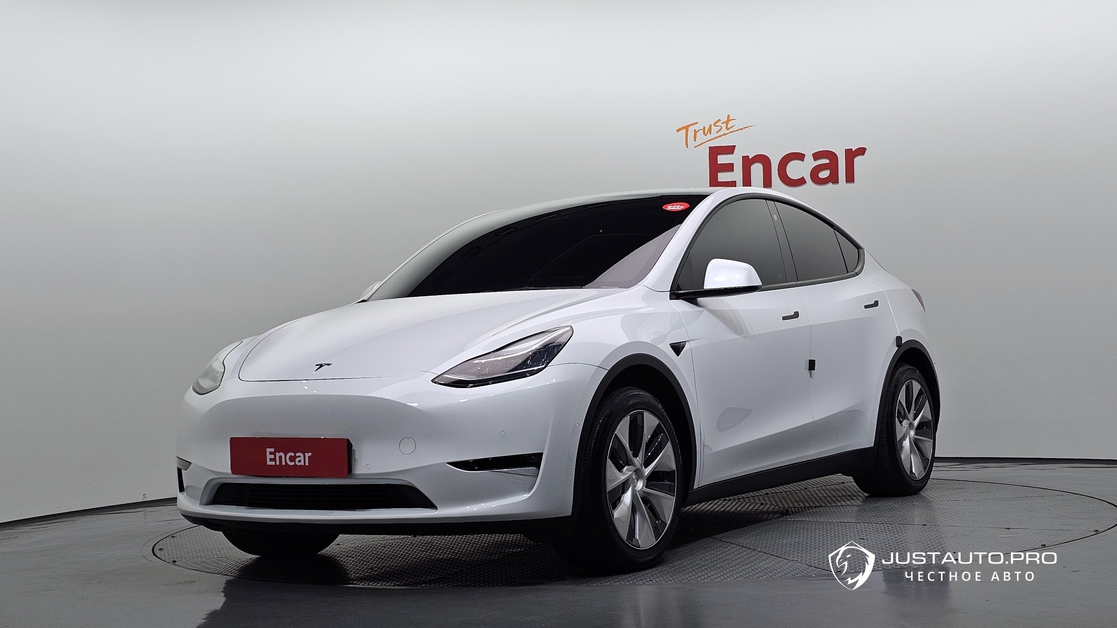 Автомобиль Tesla Model Y