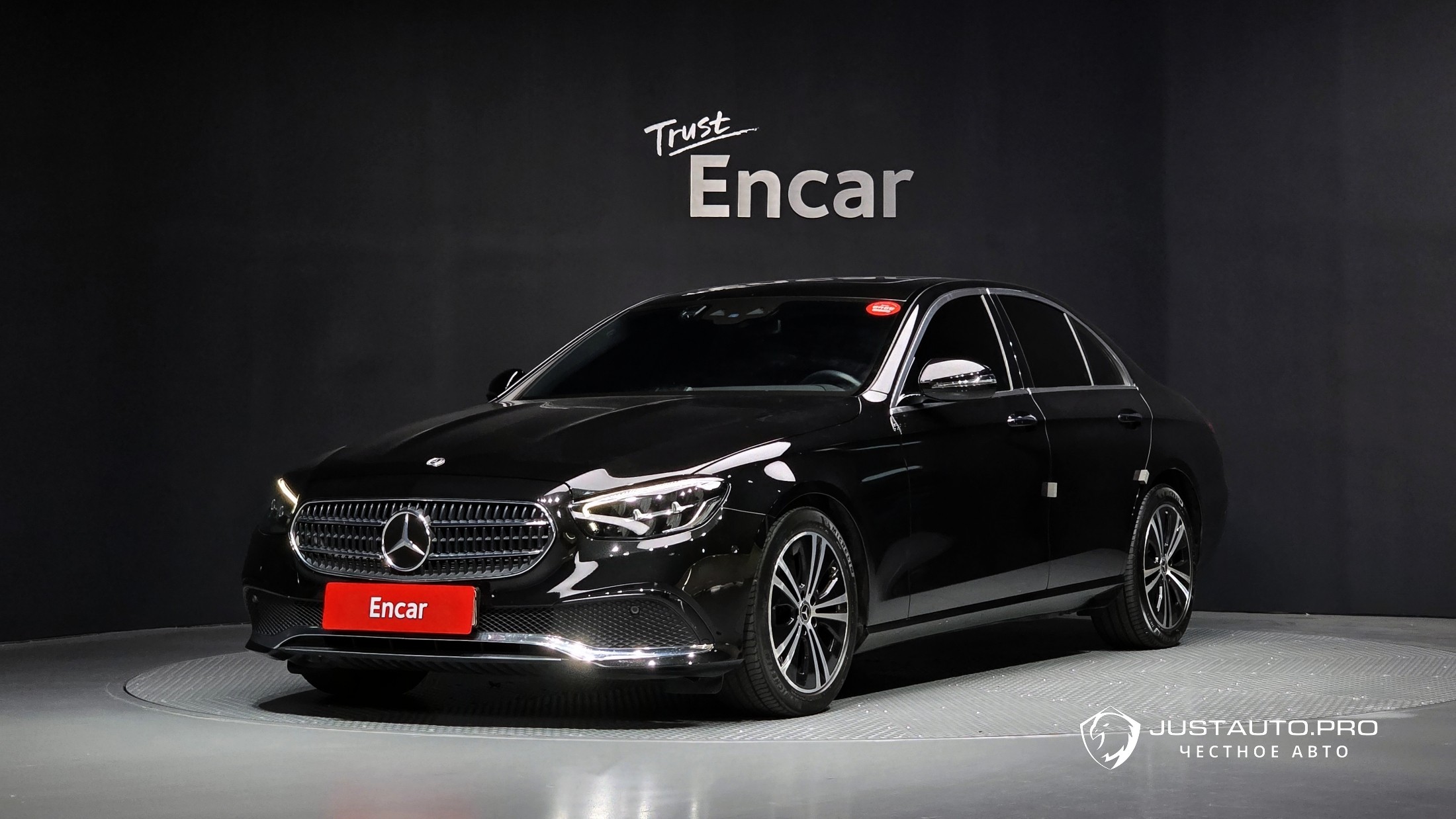 Автомобиль Mercedes-Benz E-Class