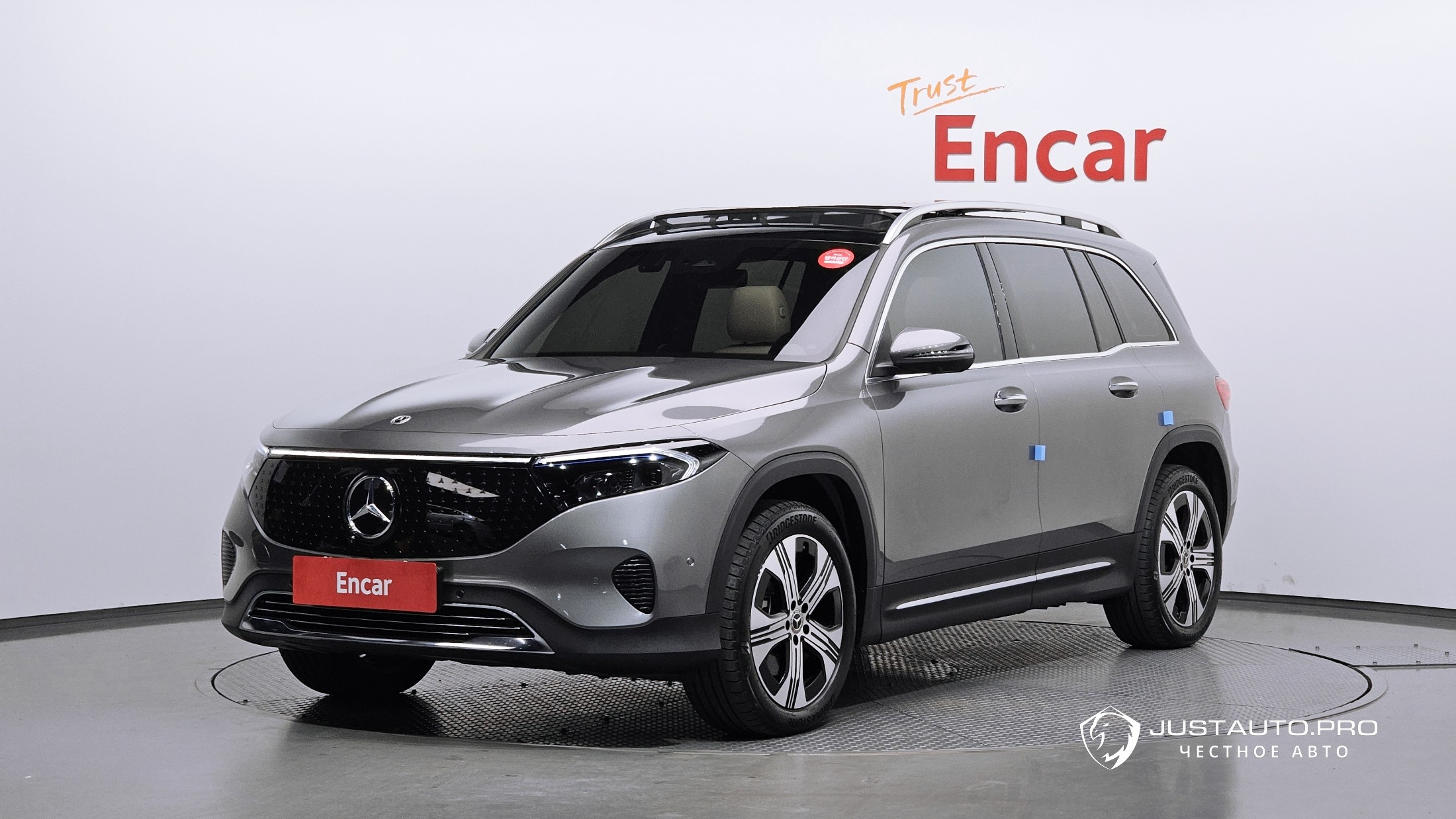 Автомобиль Mercedes-Benz EQB