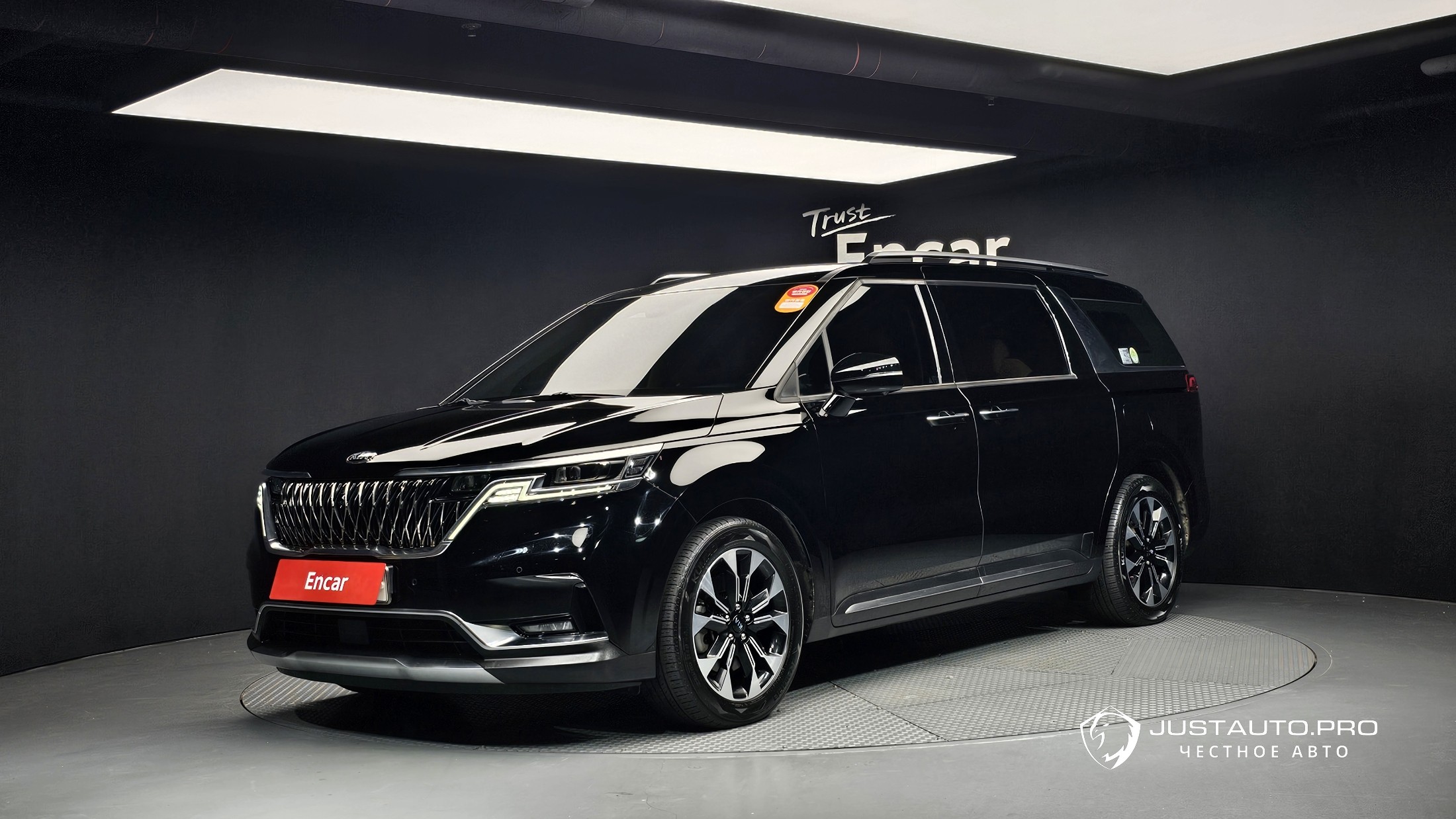 Автомобиль Kia Canival