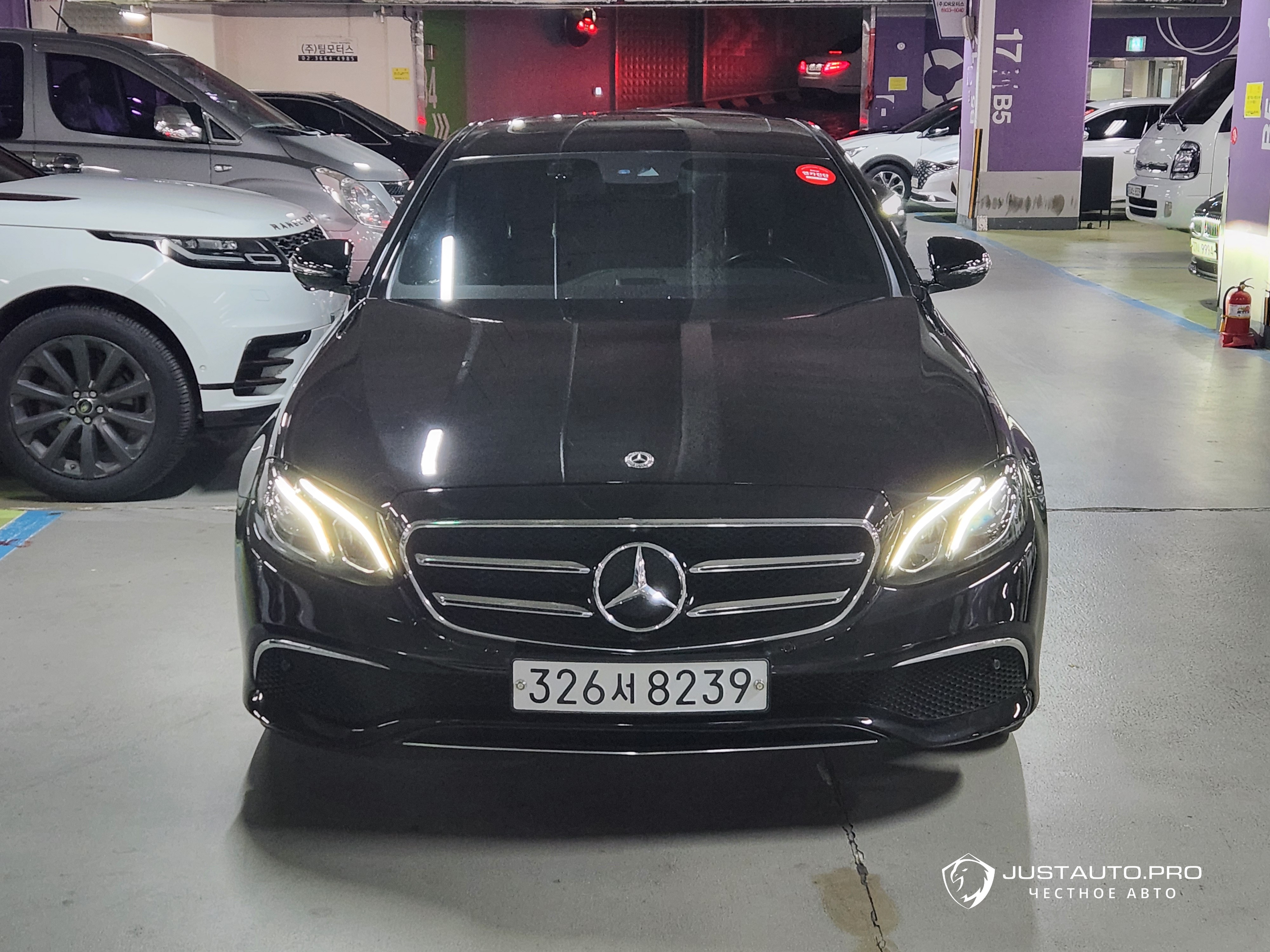 Автомобиль Mercedes-Benz E-Class