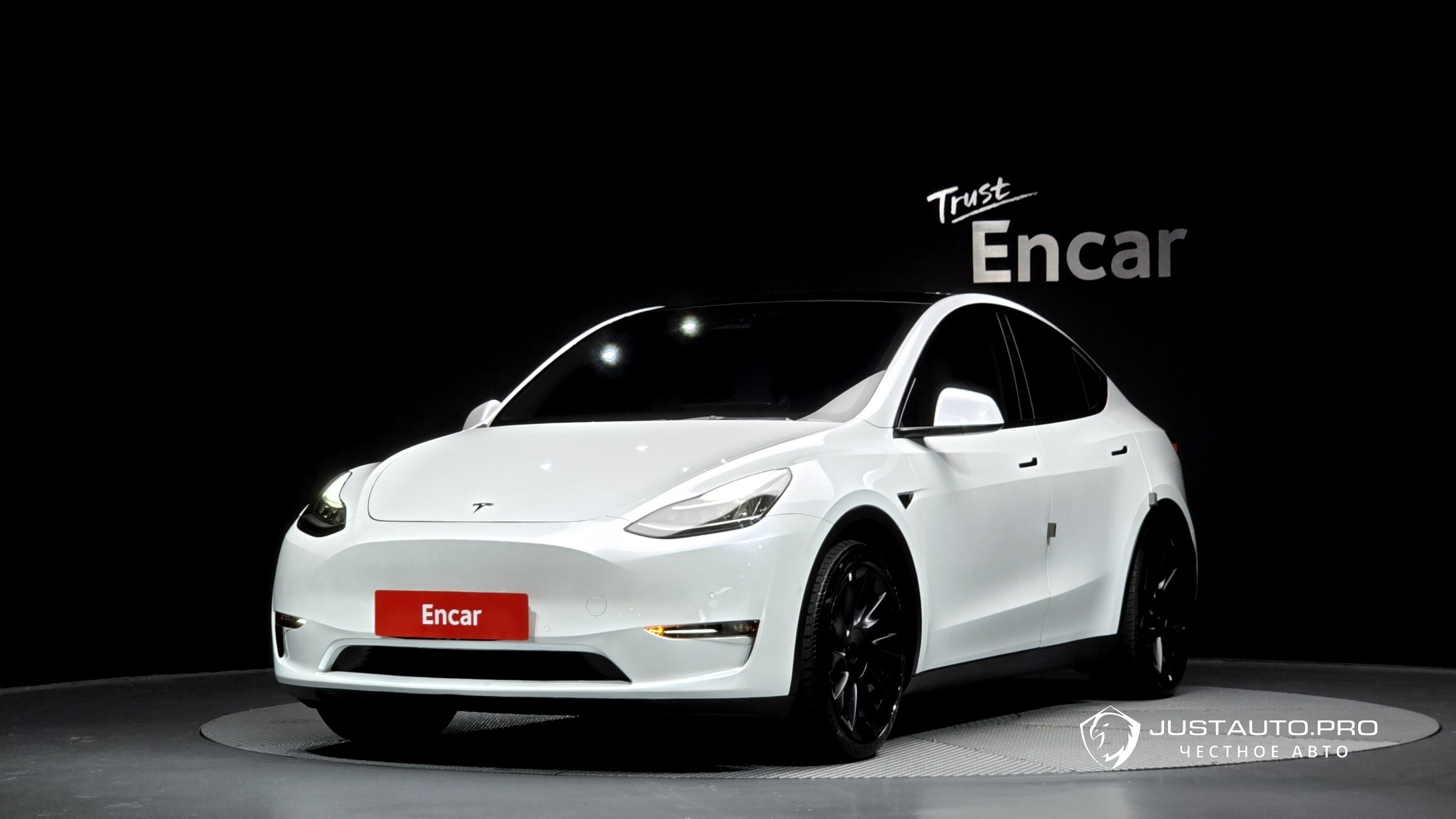 Автомобиль Tesla Model Y