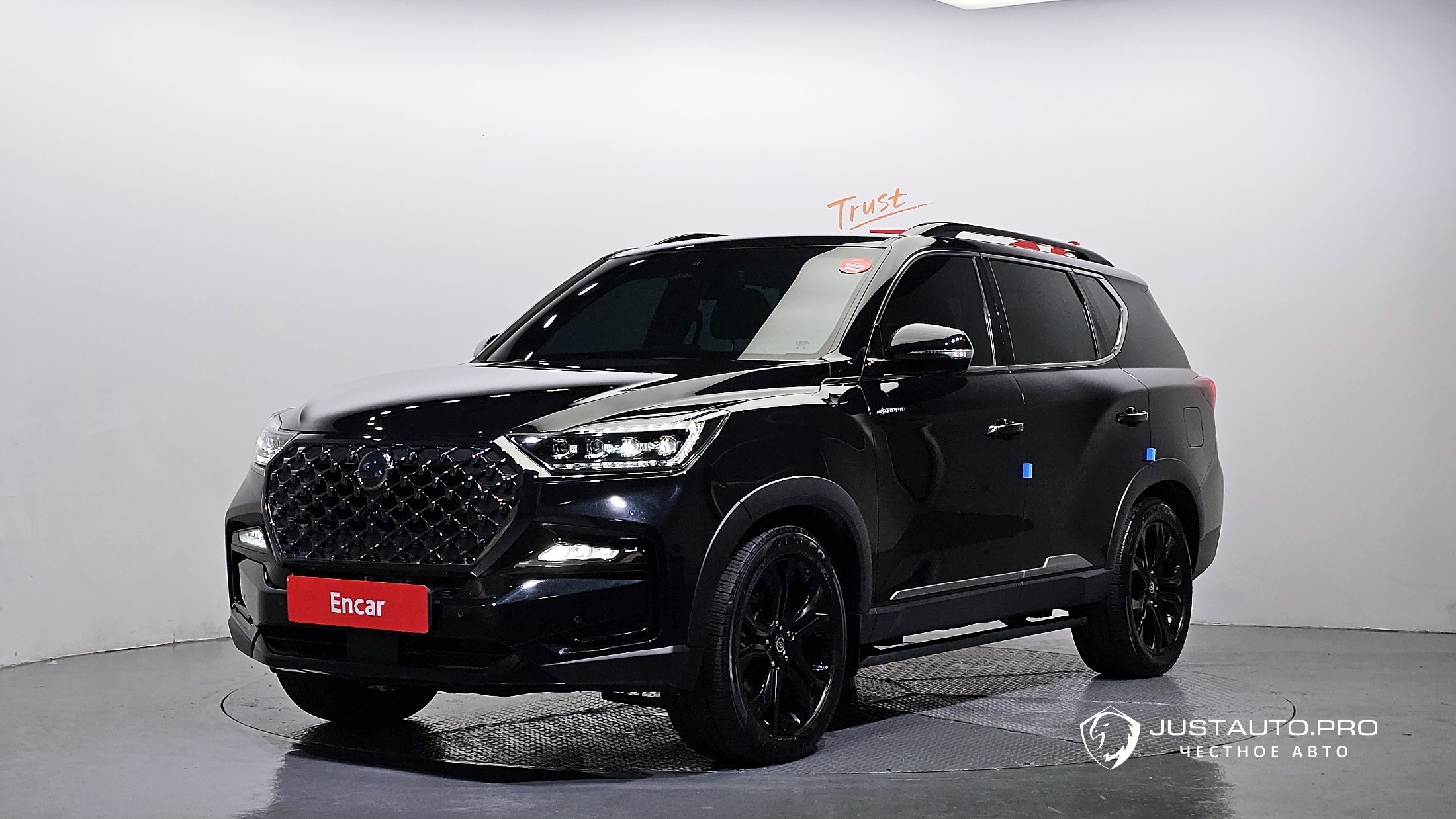 Автомобиль KG_Mobility_Ssangyong Rexton