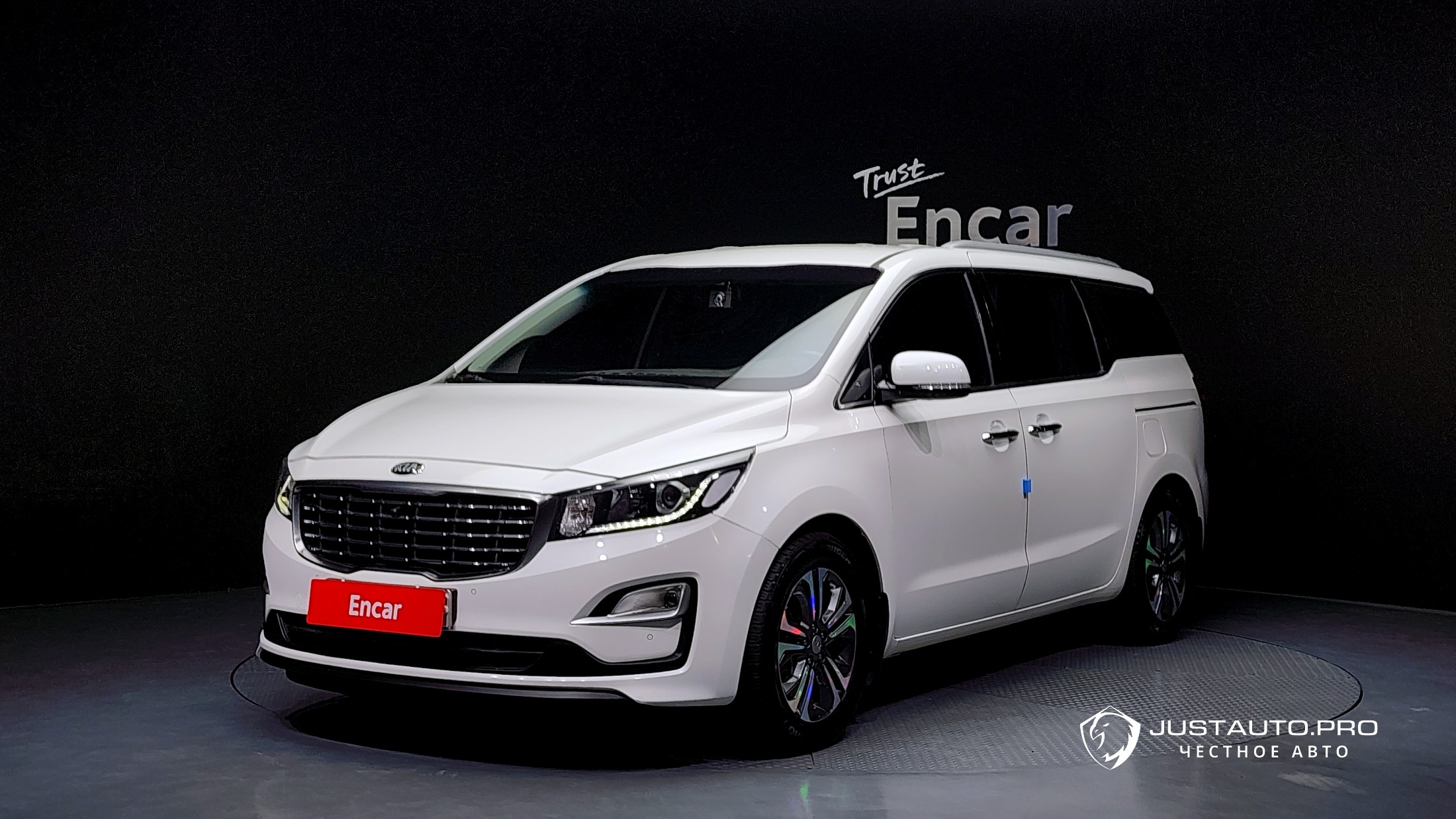 Автомобиль Kia Canival