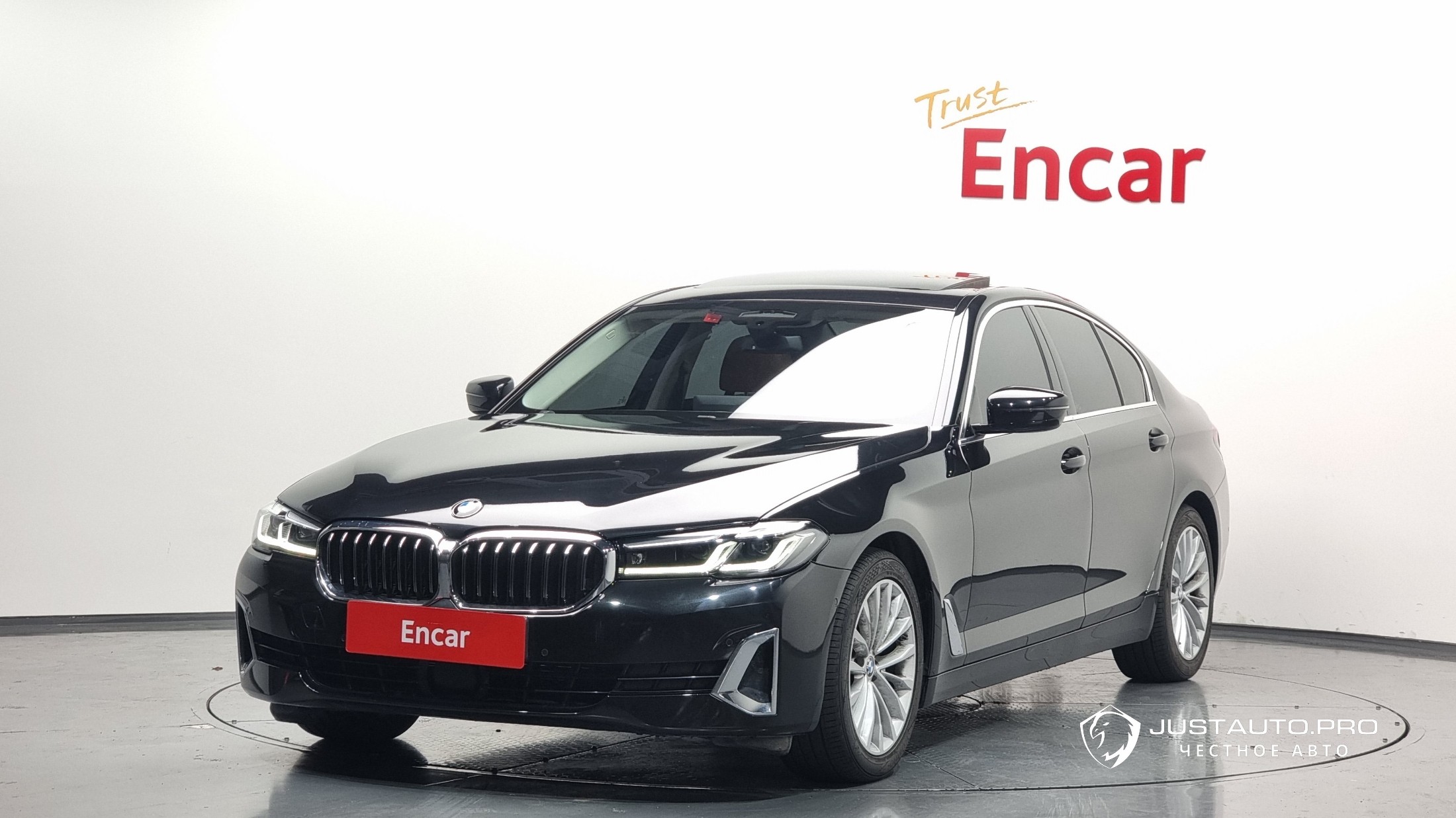 Автомобиль BMW 5-Series