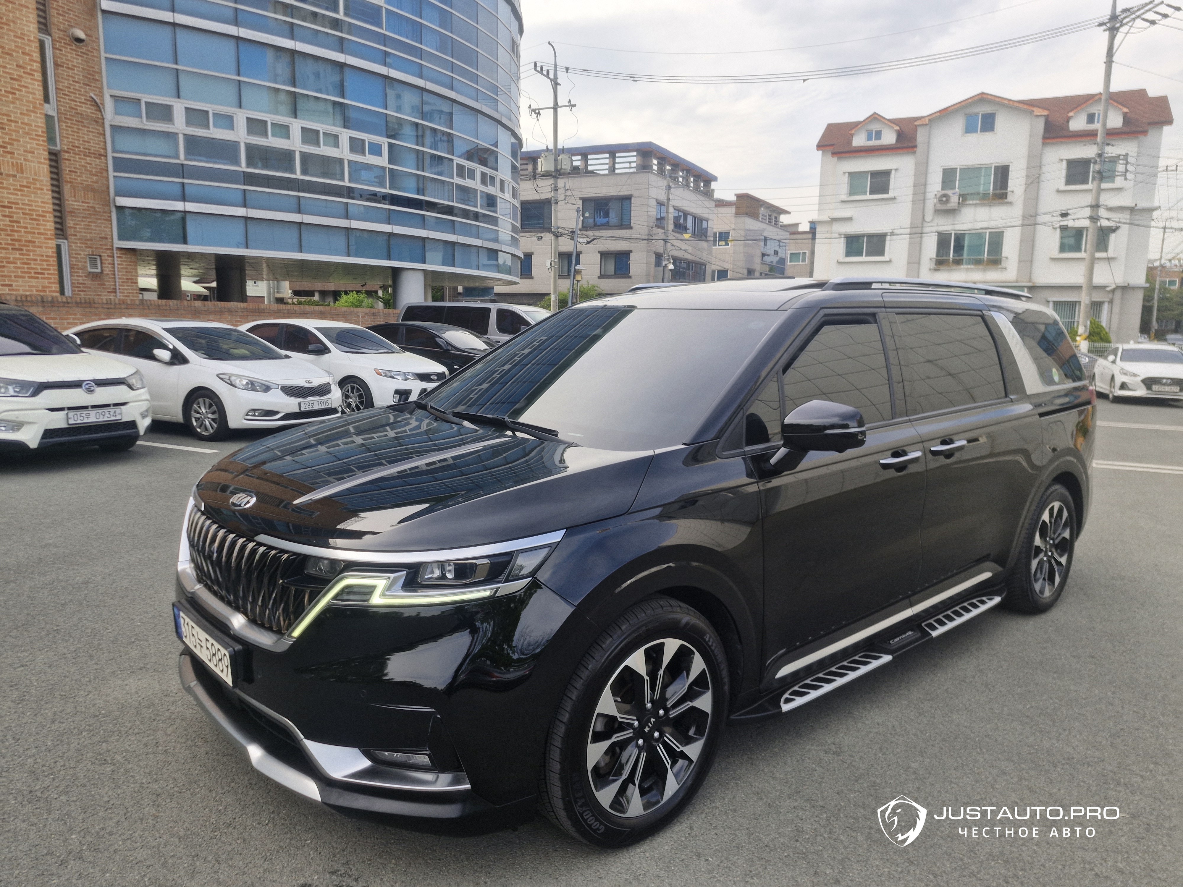Автомобиль Kia Canival