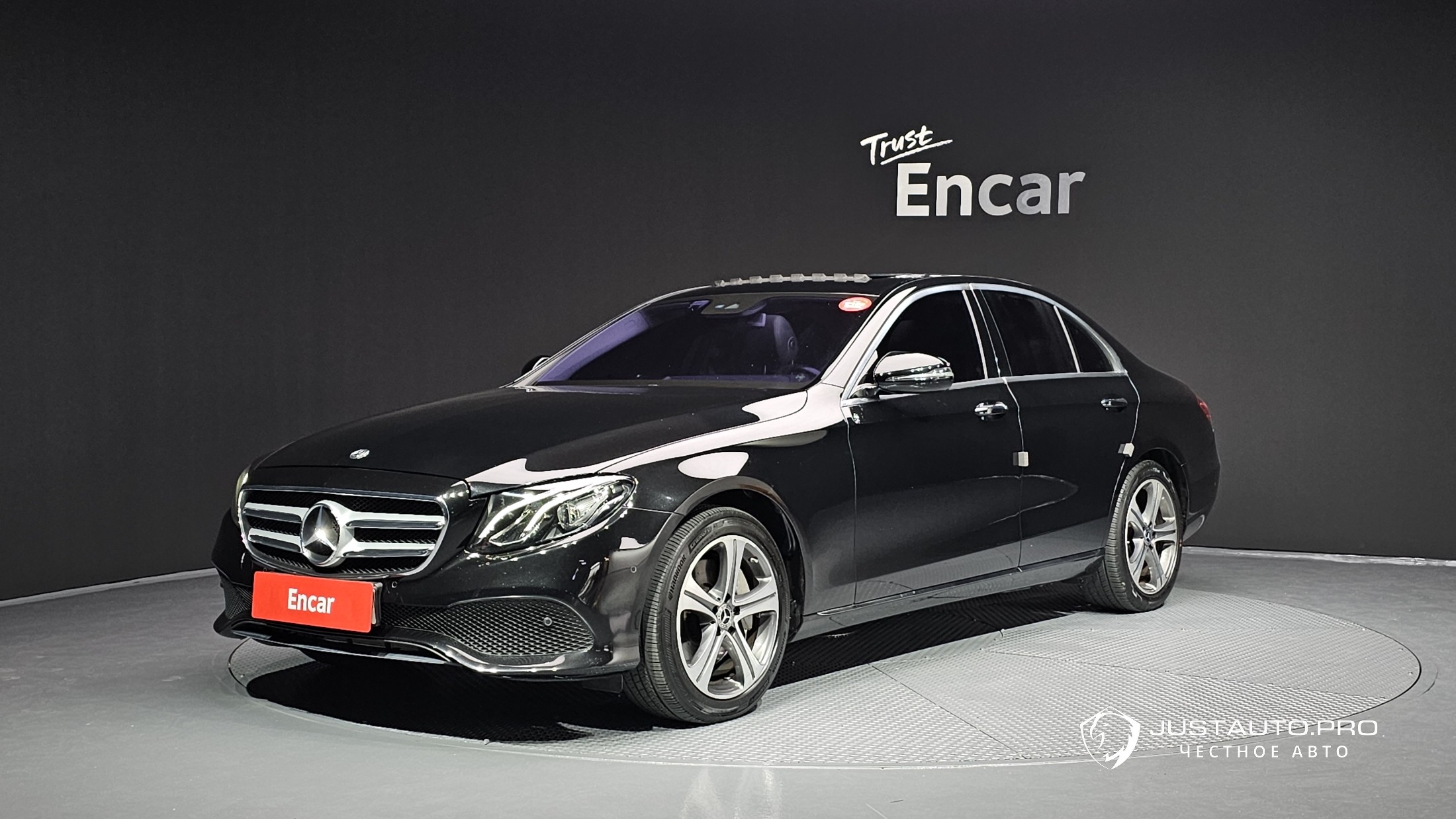 Автомобиль Mercedes-Benz E-Class
